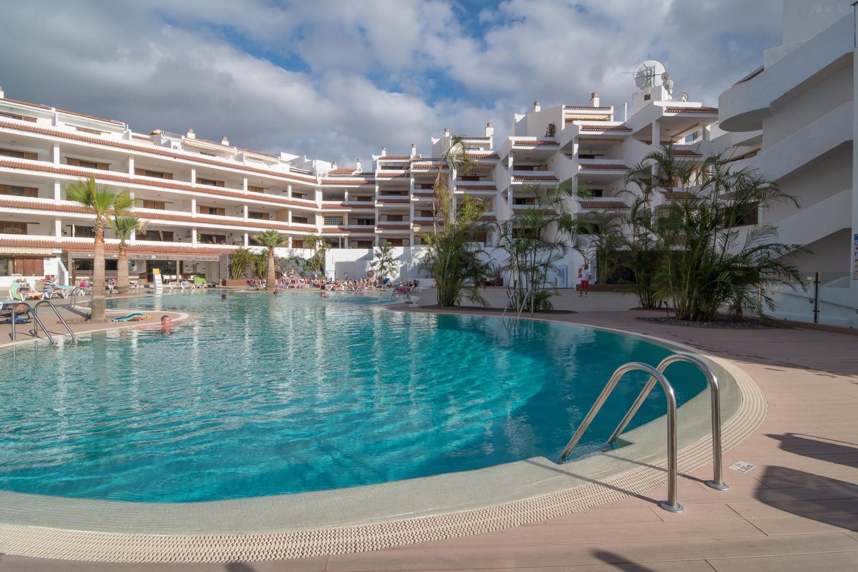 Paloma Beach Apartments