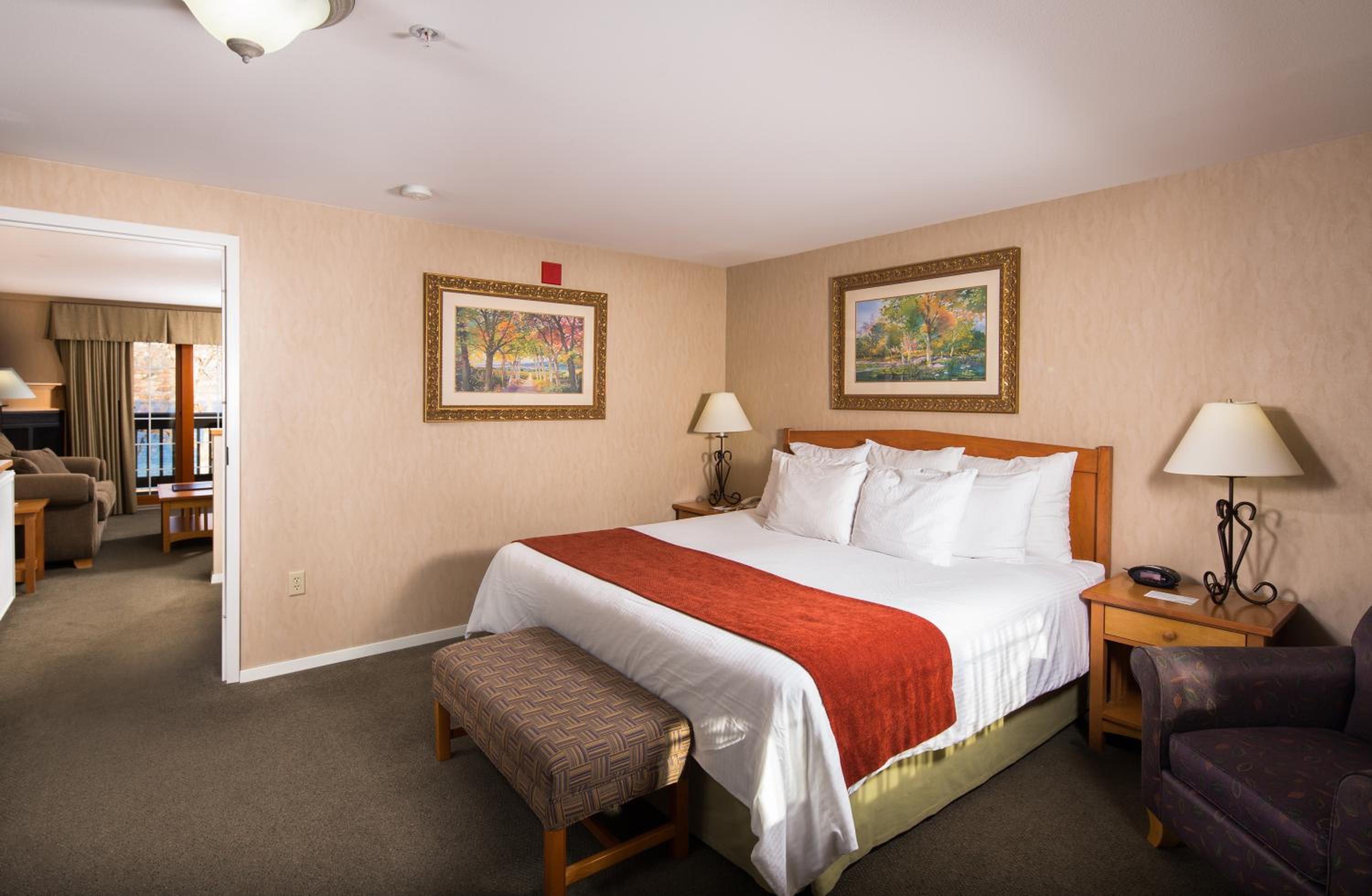 Lakeside Lodge and Suites