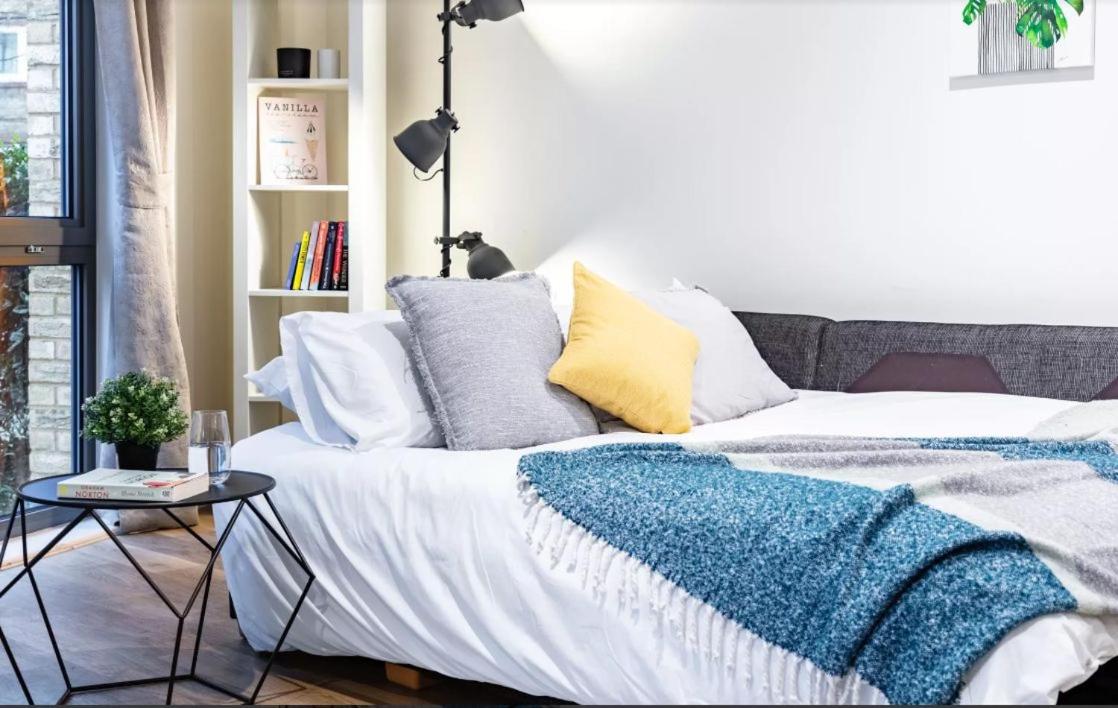 Modern new-built 1 Bedroom Apt in heart of LDN