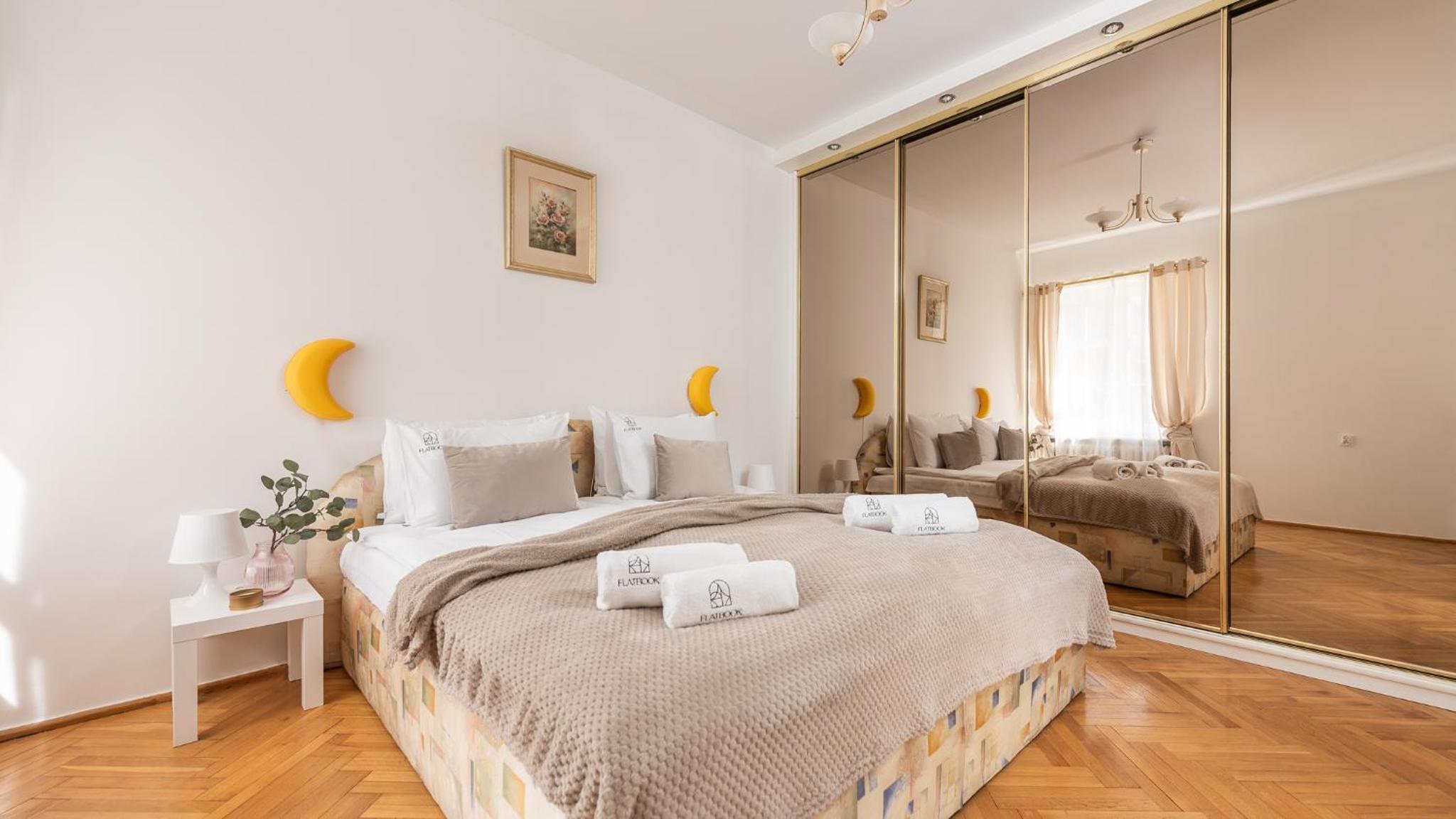 Flatbook - In the Heart of Old Town Apartments Mariacka II