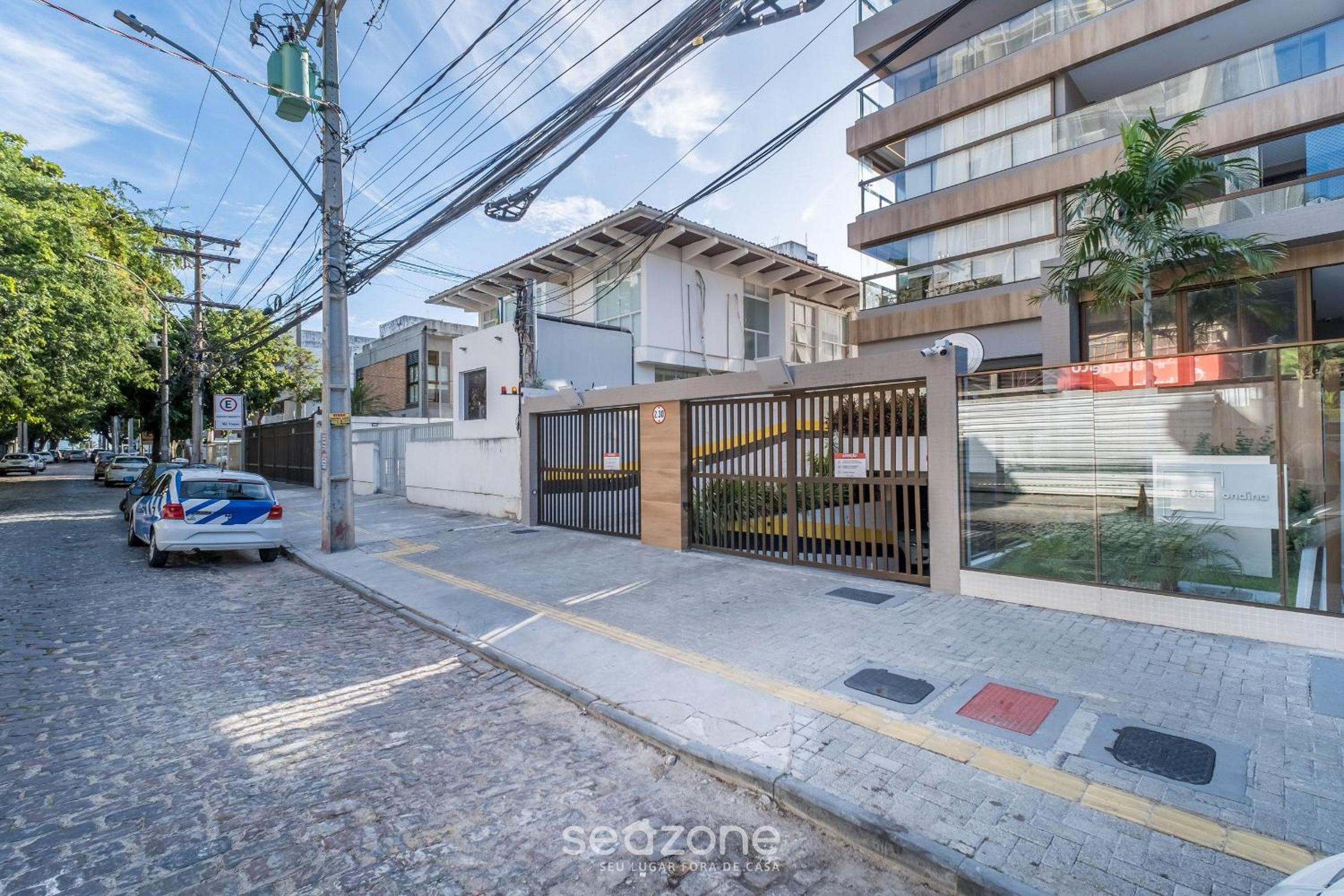 Apartments in Building with Gym in Ondina SSA – HOA