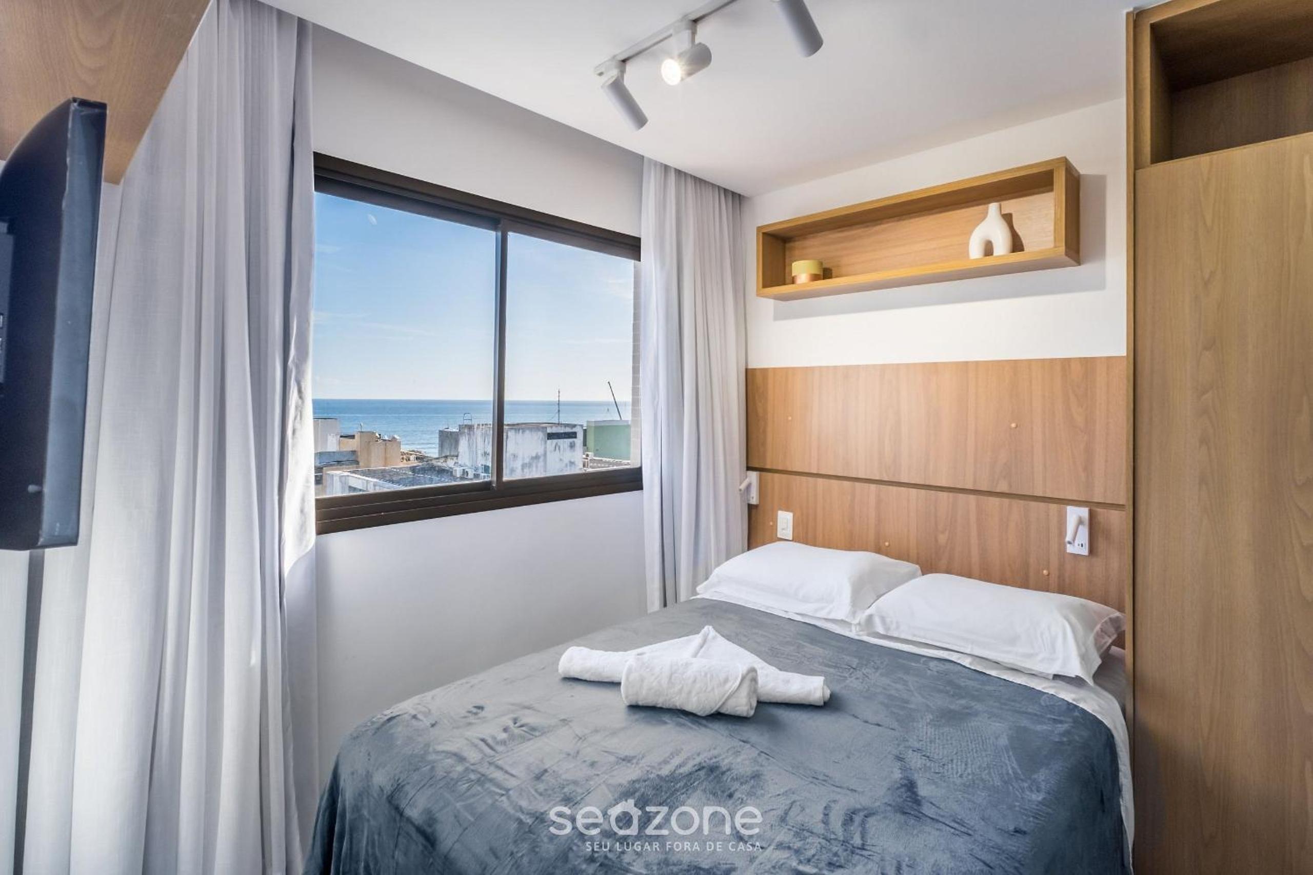 Apartments in Building with Gym in Ondina SSA – HOA