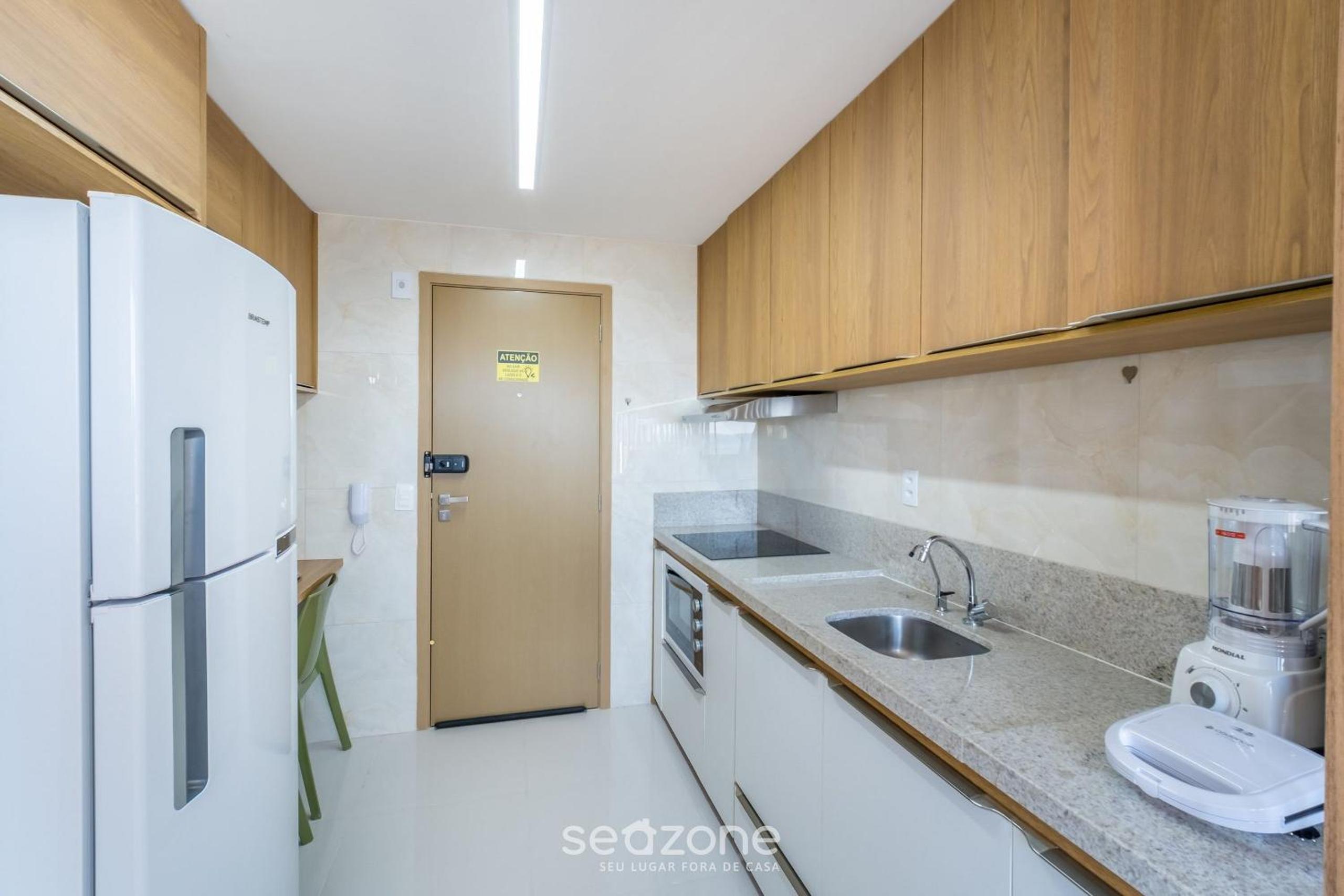 Apartments in Building with Gym in Ondina SSA – HOA