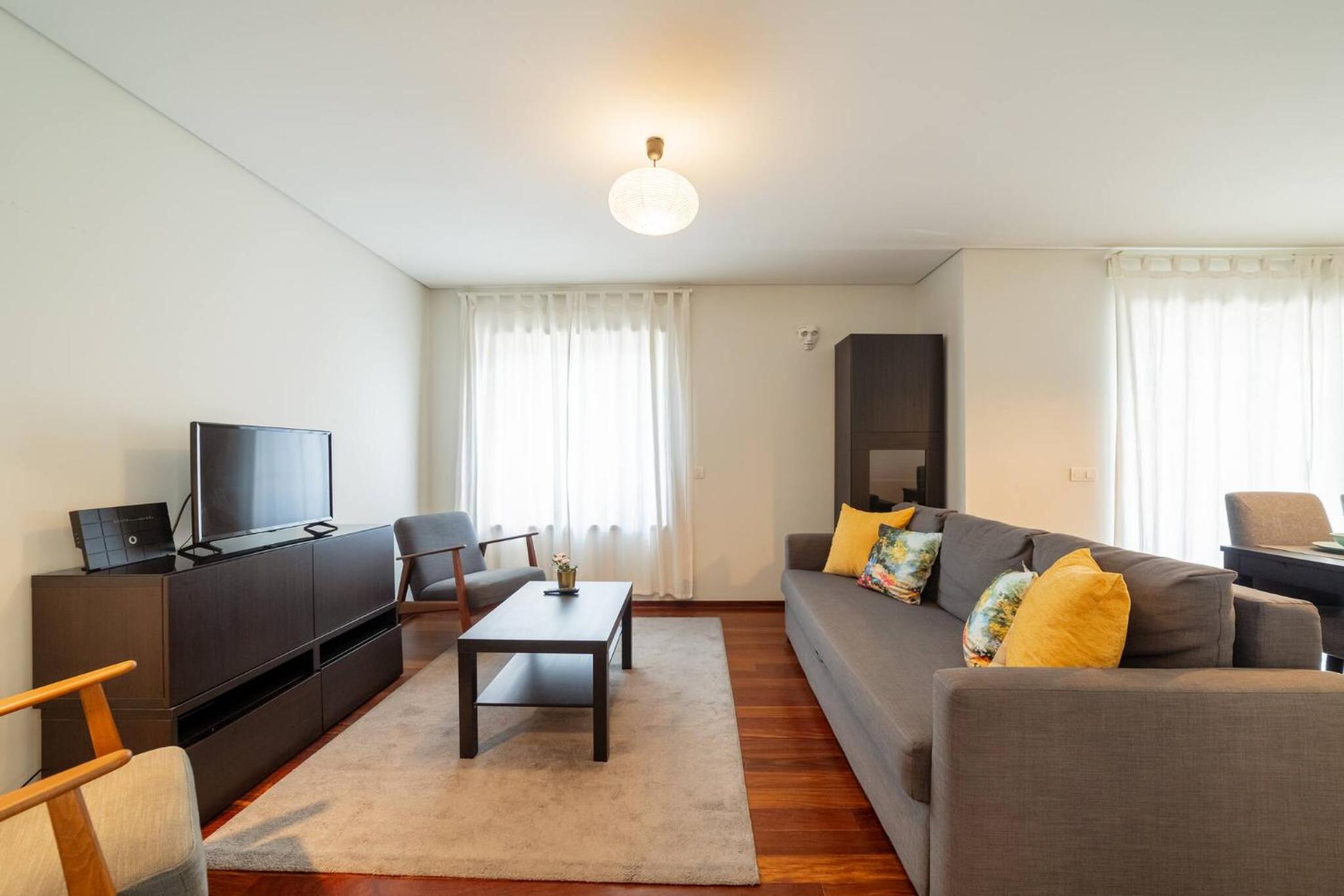 Modern Cedofeita by Hosty