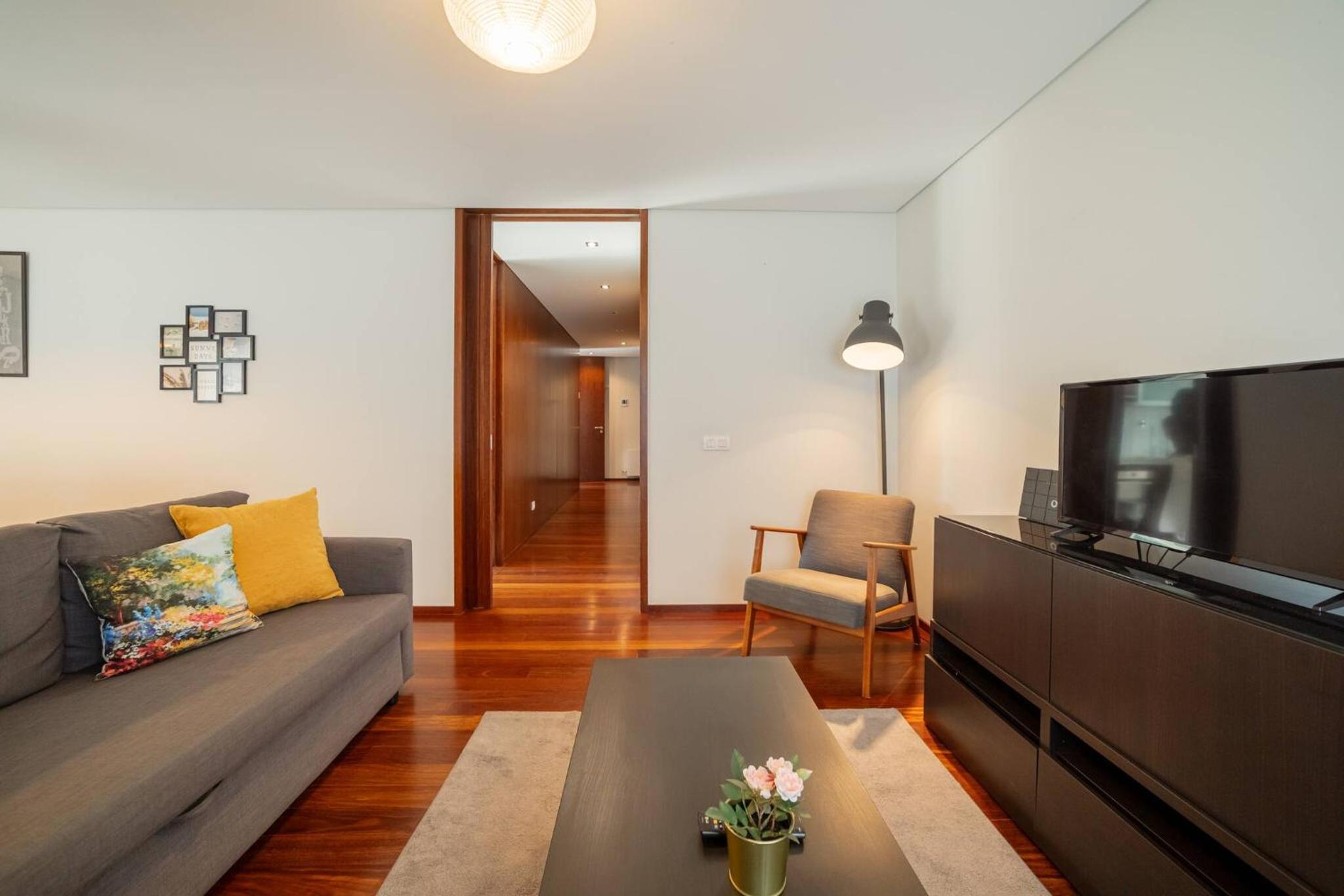 Modern Cedofeita by Hosty