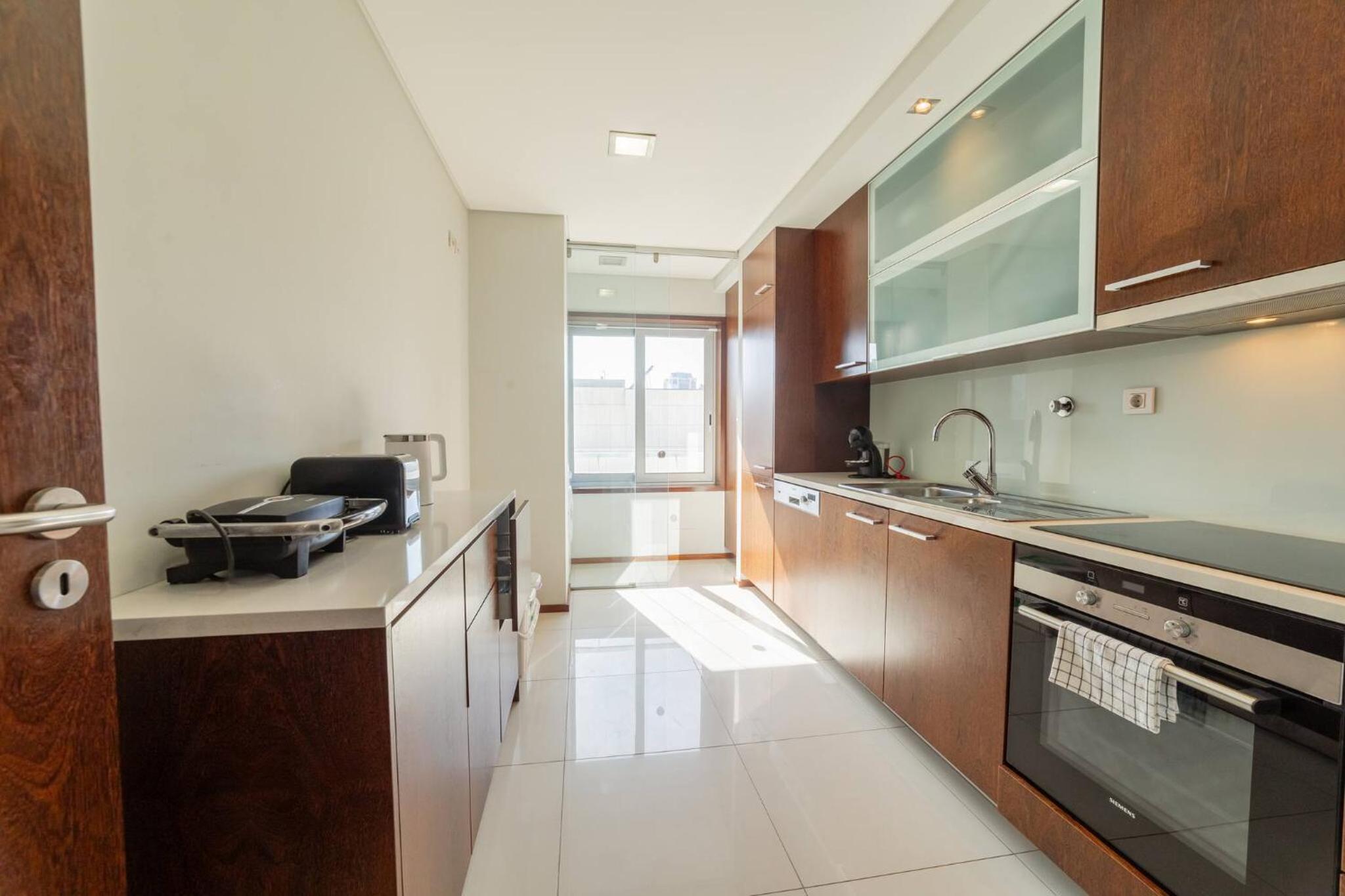 Modern Cedofeita by Hosty