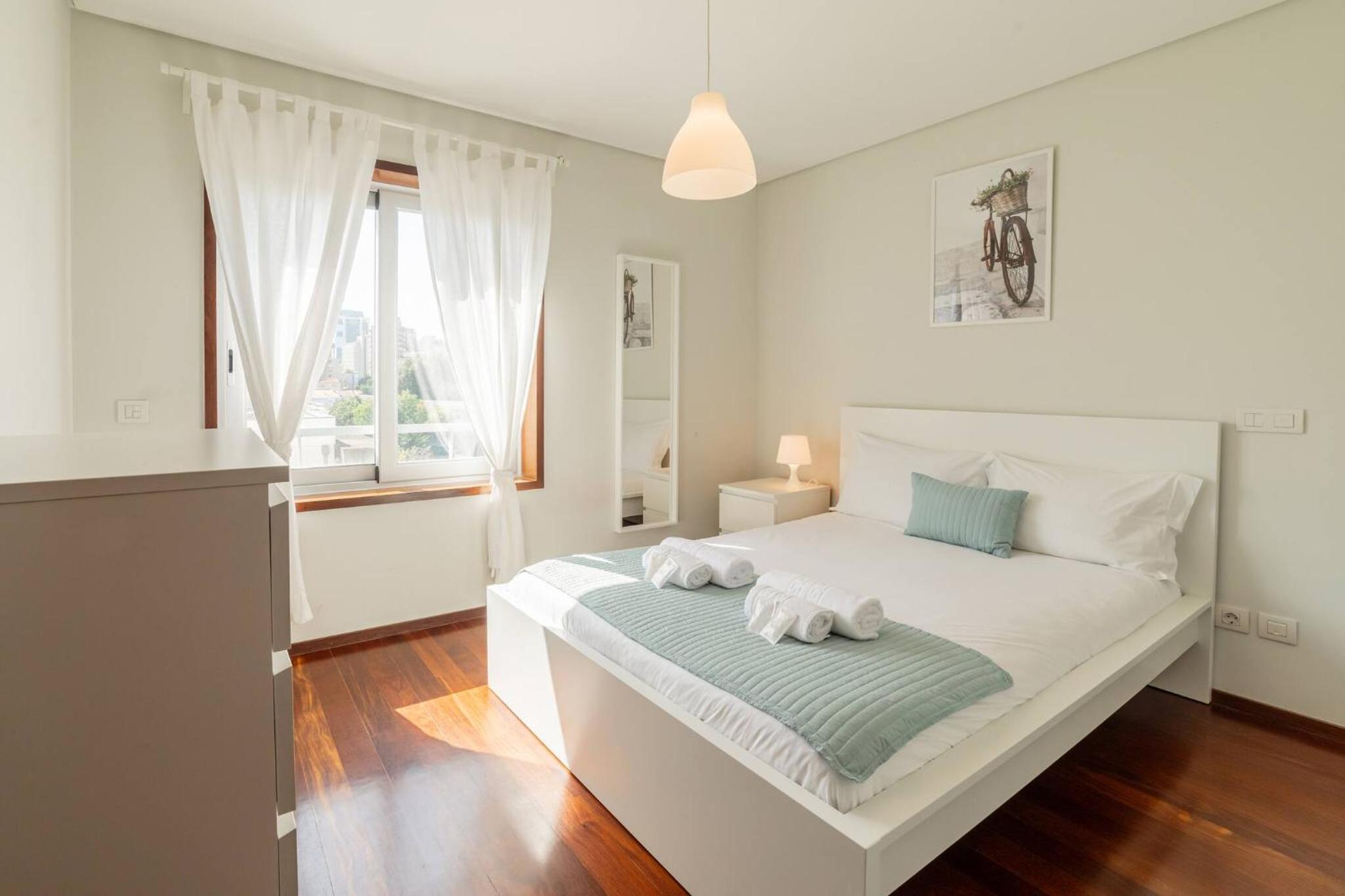 Modern Cedofeita by Hosty