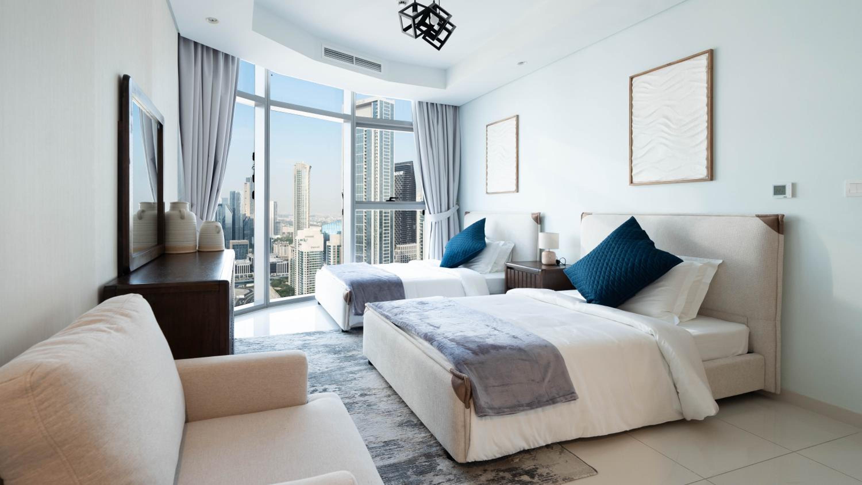 3BR Paramount Downtown - Burj Khalifa View
