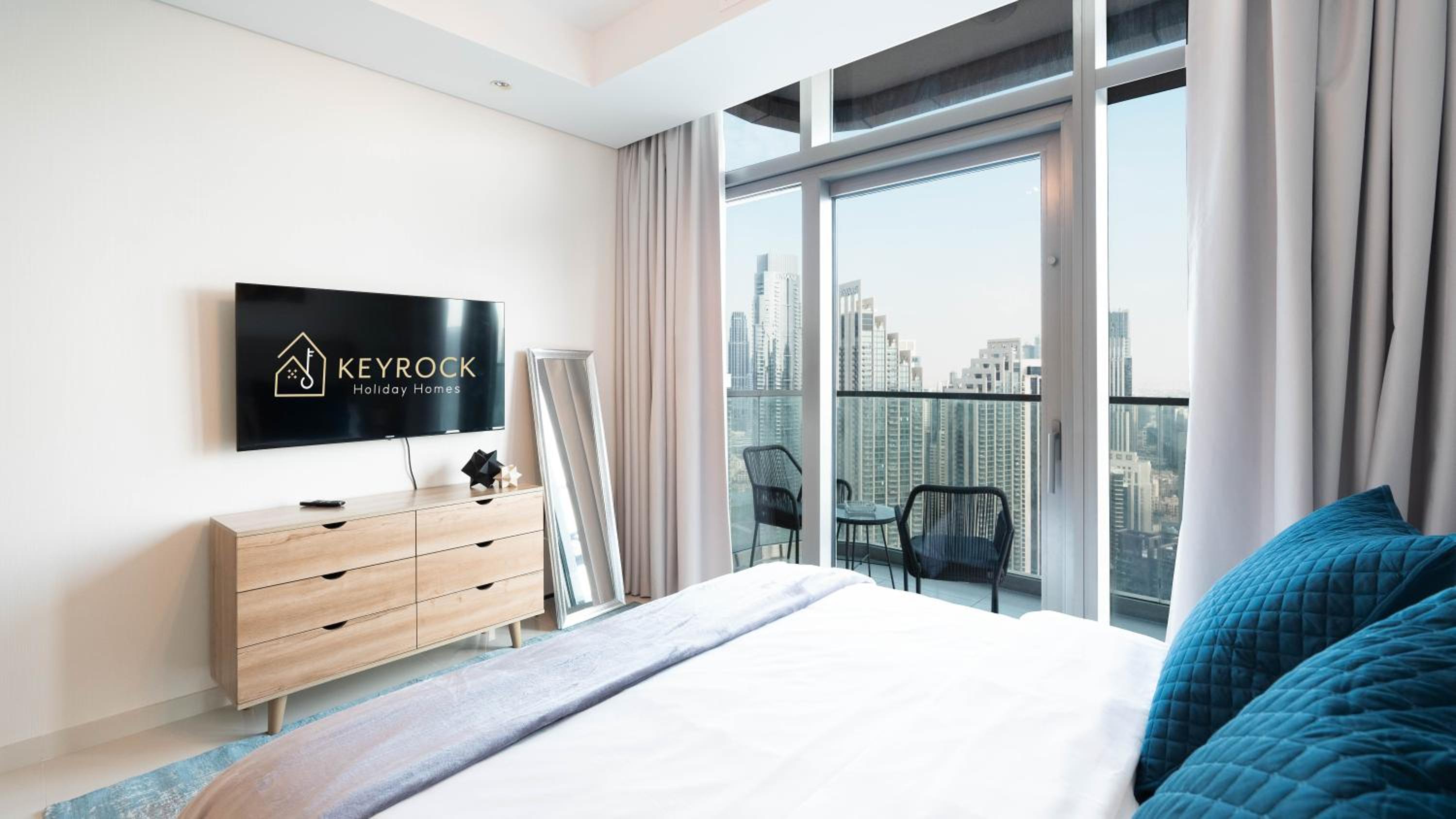 3BR Paramount Downtown - Burj Khalifa View