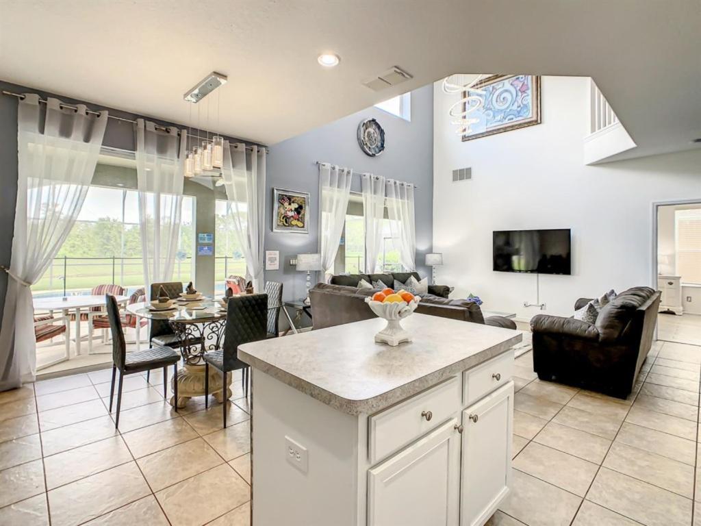 7BR Villa in Emerald Island w/ Resort Perks