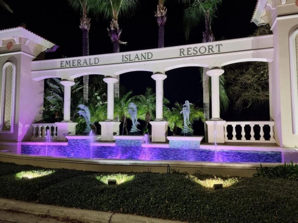 7BR Villa in Emerald Island w/ Resort Perks