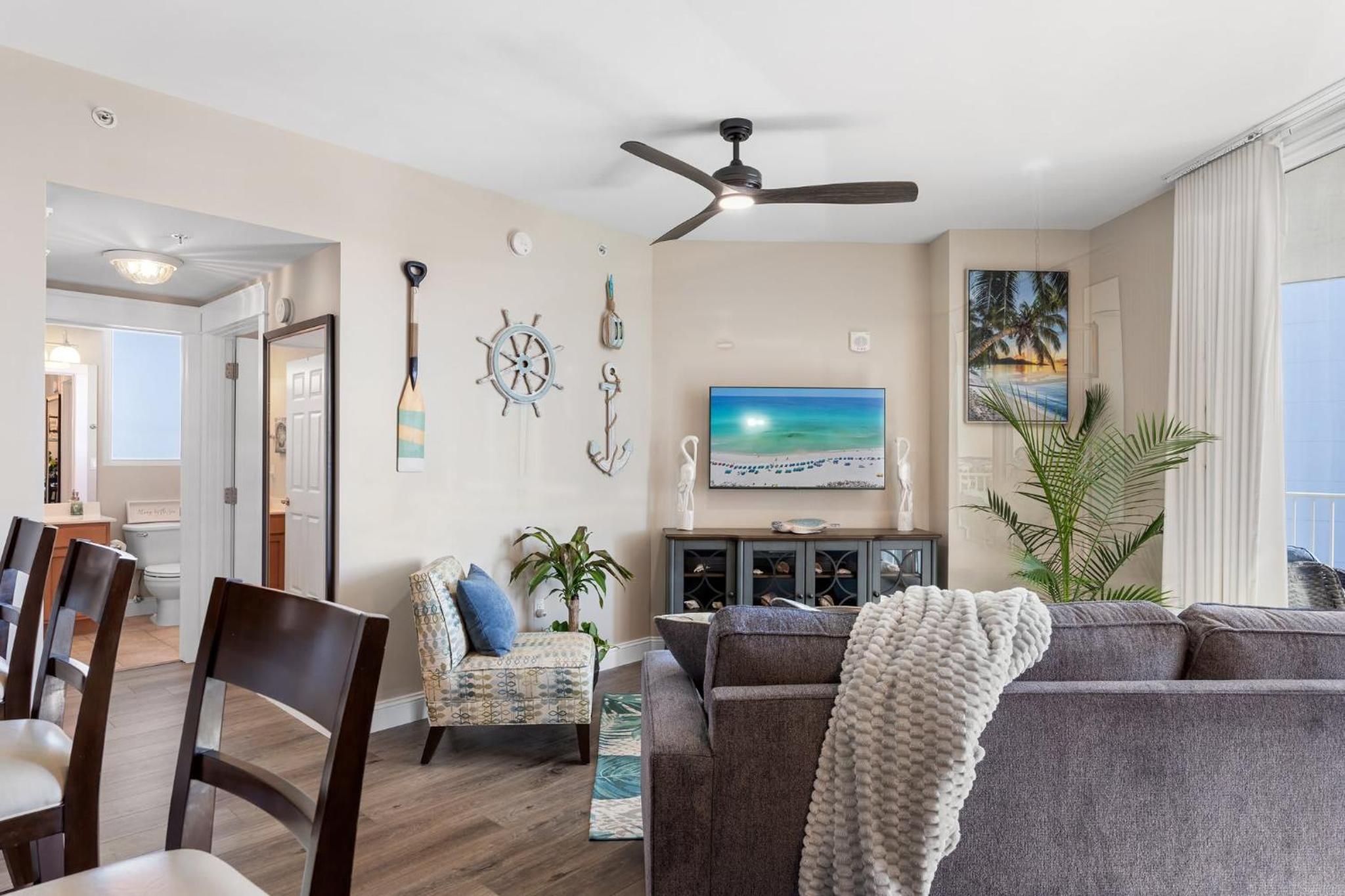 5 Star Resort 7th FL Sunrise Poolview Private Balconies Beach Gear Shuttle