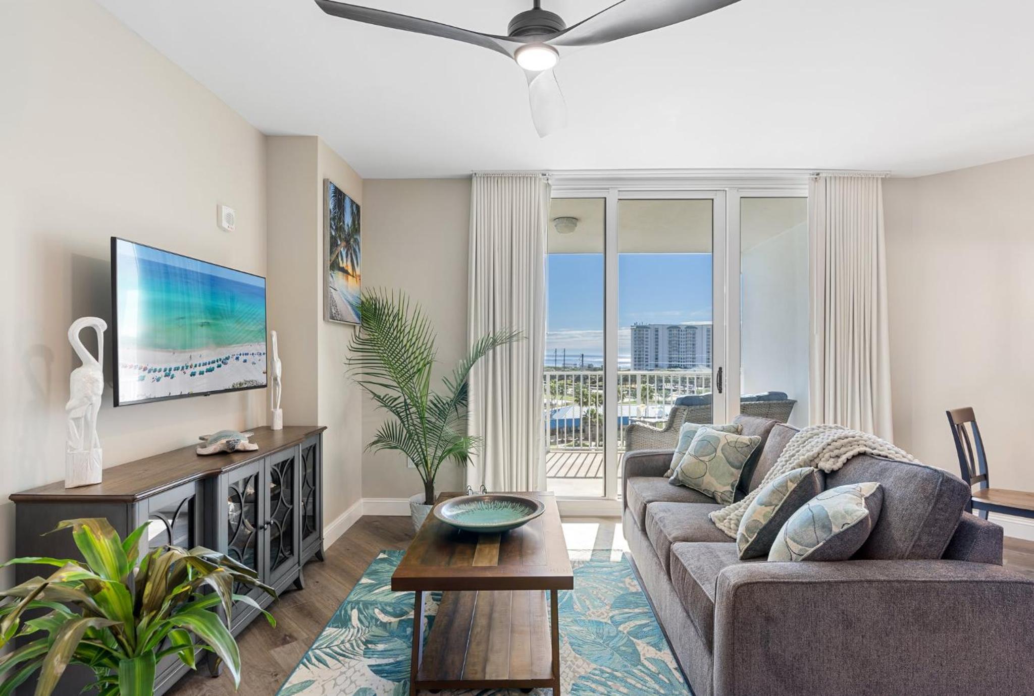 5 Star Resort 7th FL Sunrise Poolview Private Balconies Beach Gear Shuttle