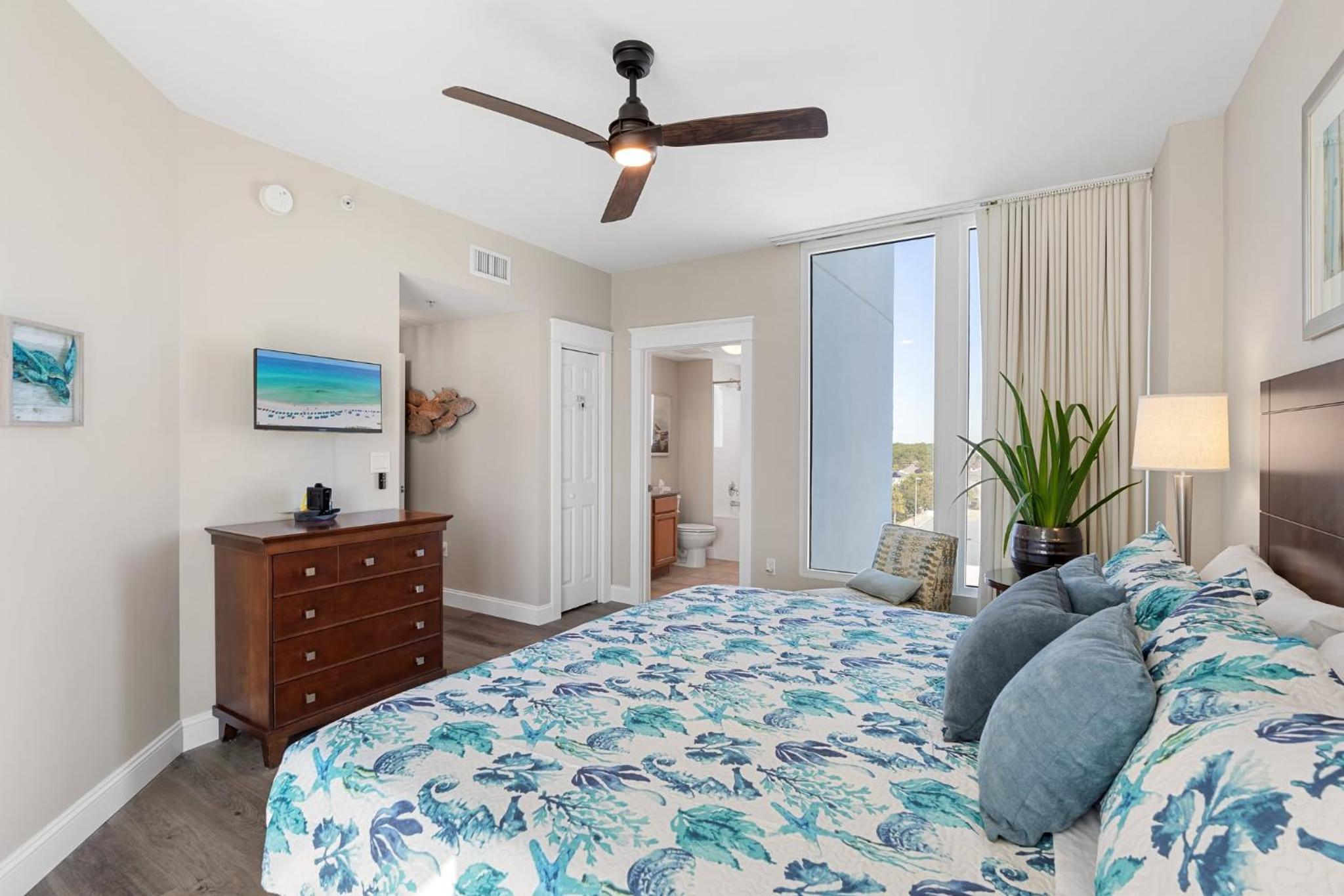 5 Star Resort 7th FL Sunrise Poolview Private Balconies Beach Gear Shuttle
