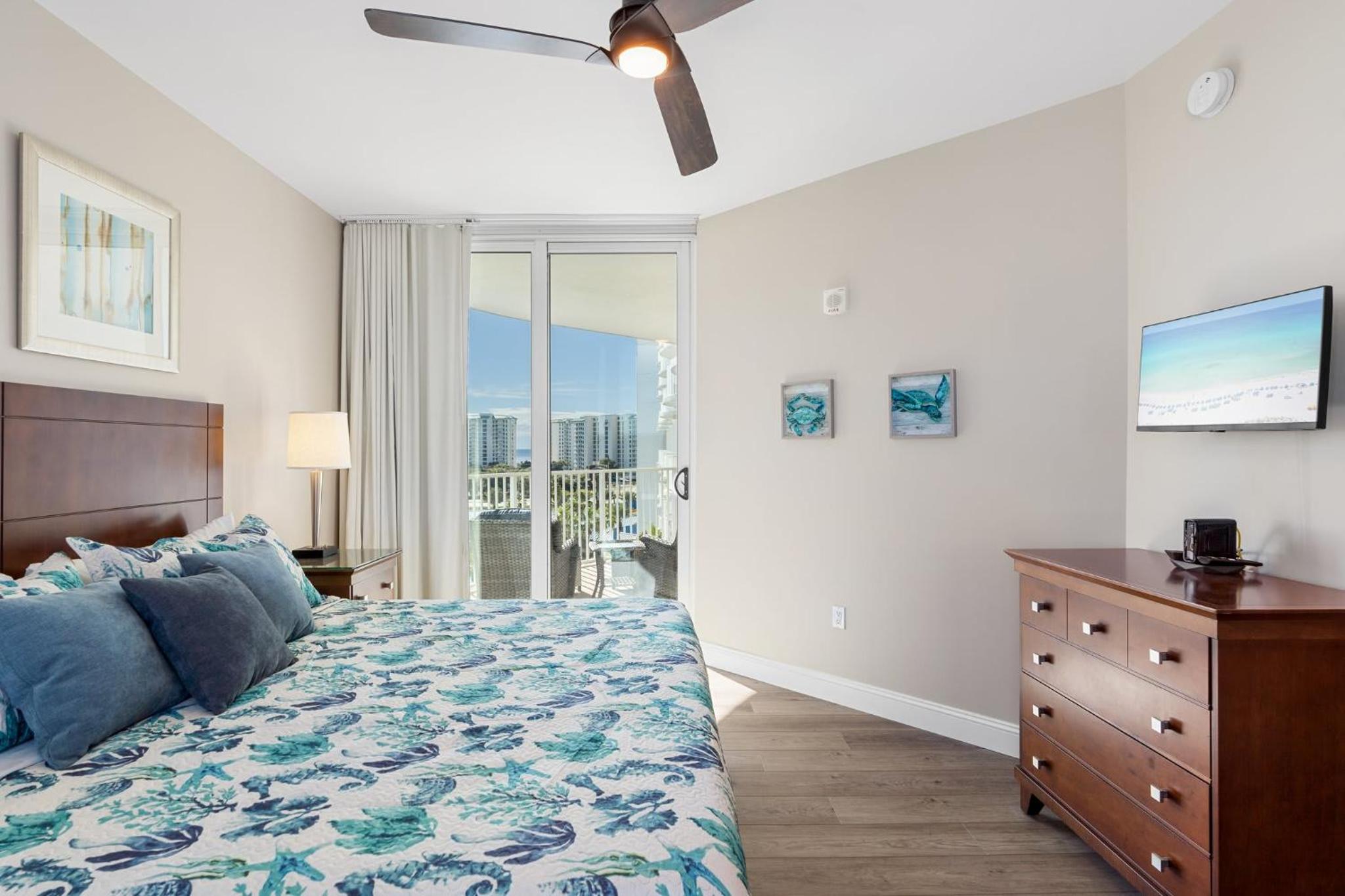 5 Star Resort 7th FL Sunrise Poolview Private Balconies Beach Gear Shuttle