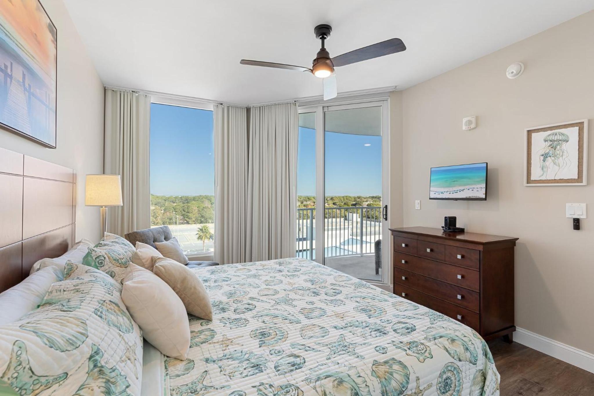 5 Star Resort 7th FL Sunrise Poolview Private Balconies Beach Gear Shuttle