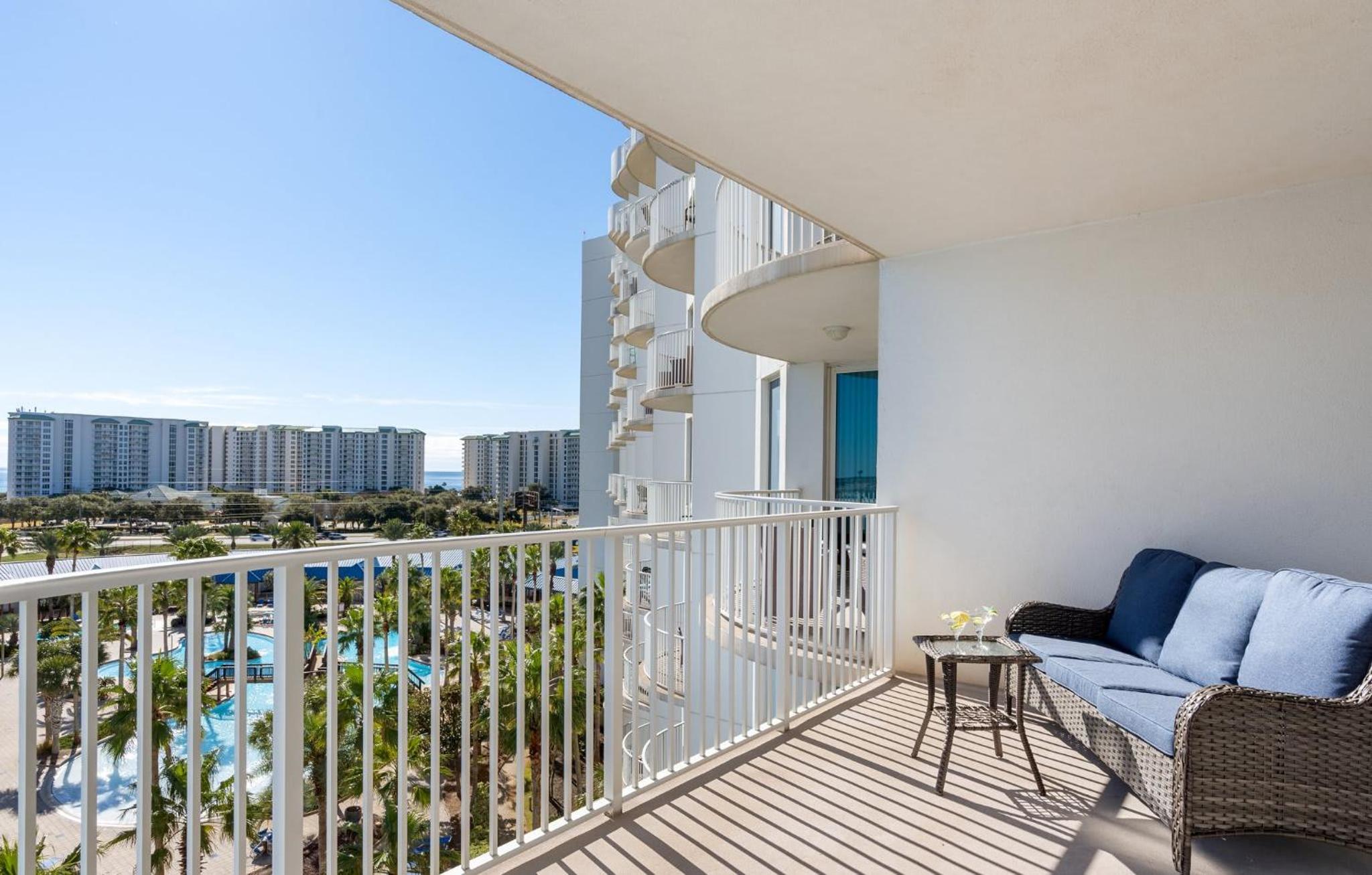 5 Star Resort 7th FL Sunrise Poolview Private Balconies Beach Gear Shuttle