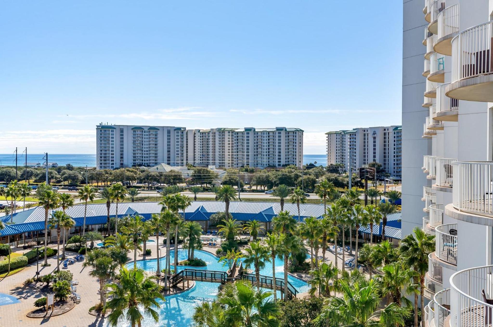 5 Star Resort 7th FL Sunrise Poolview Private Balconies Beach Gear Shuttle