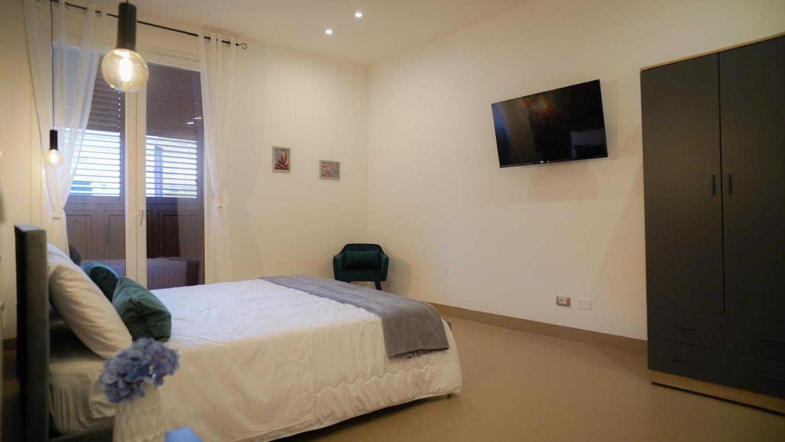 Marina Sea Apartments-Seaside Boutique