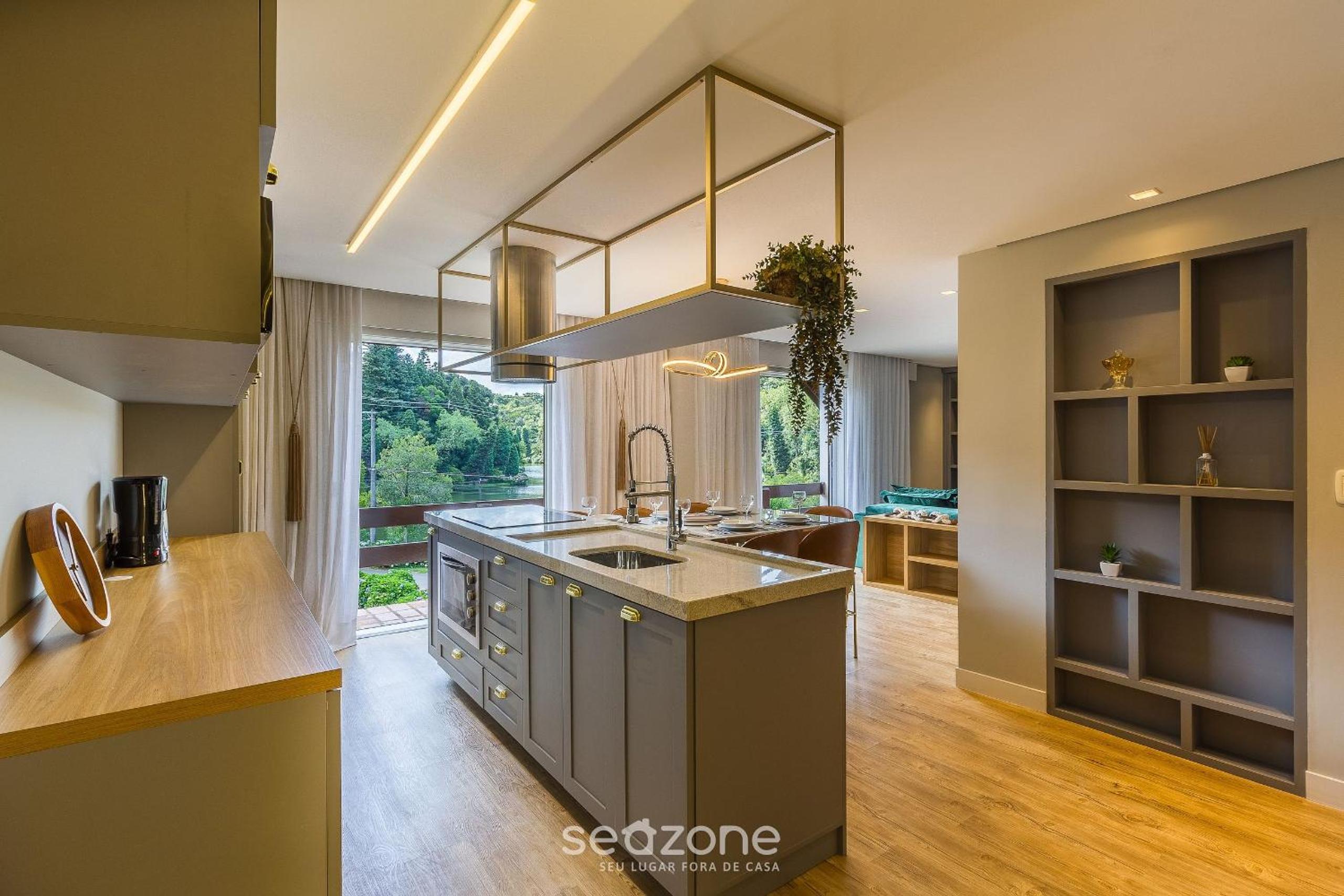 Apartment with 2 Bedrooms and Lake View RLA0201