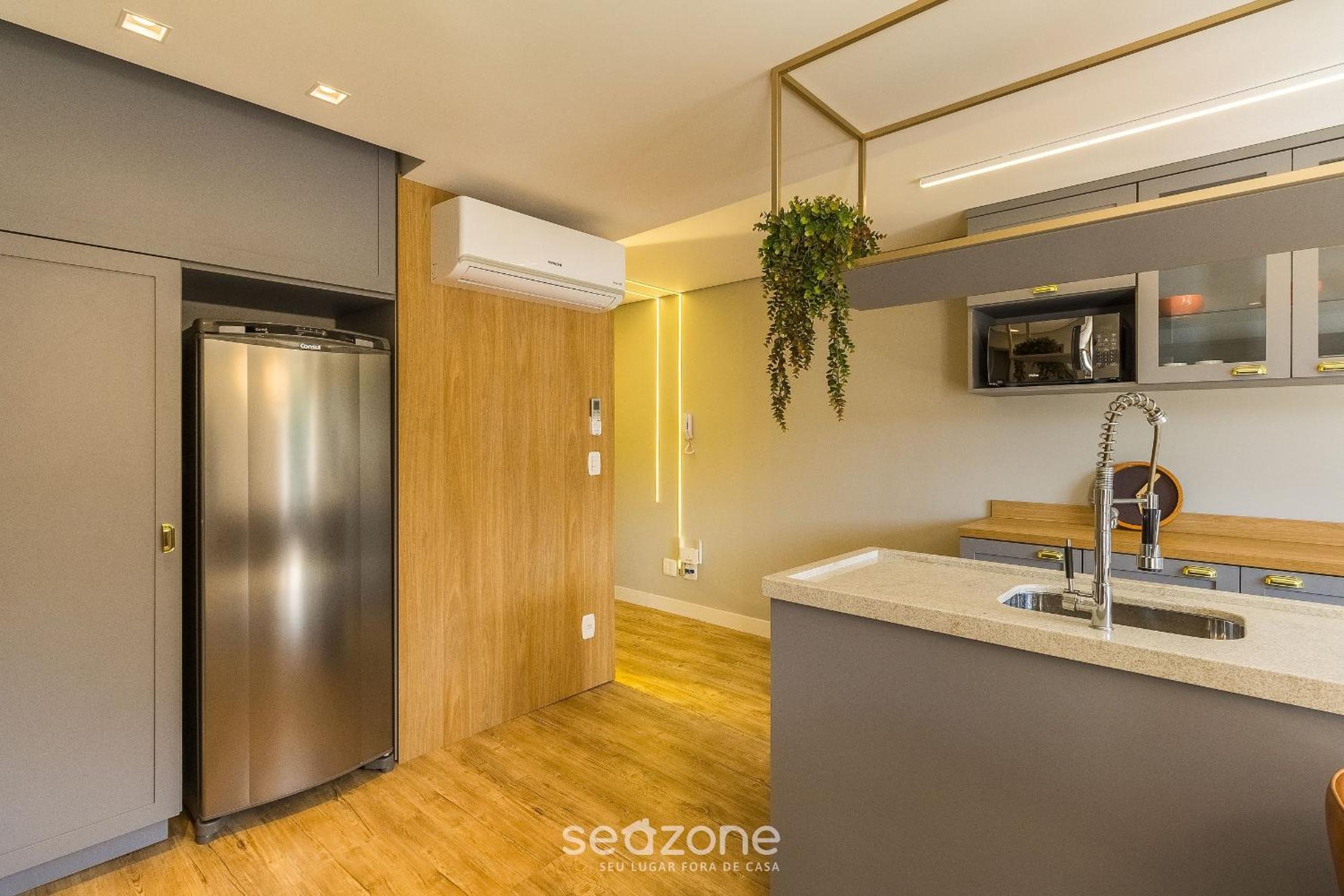 Apartment with 2 Bedrooms and Lake View RLA0201