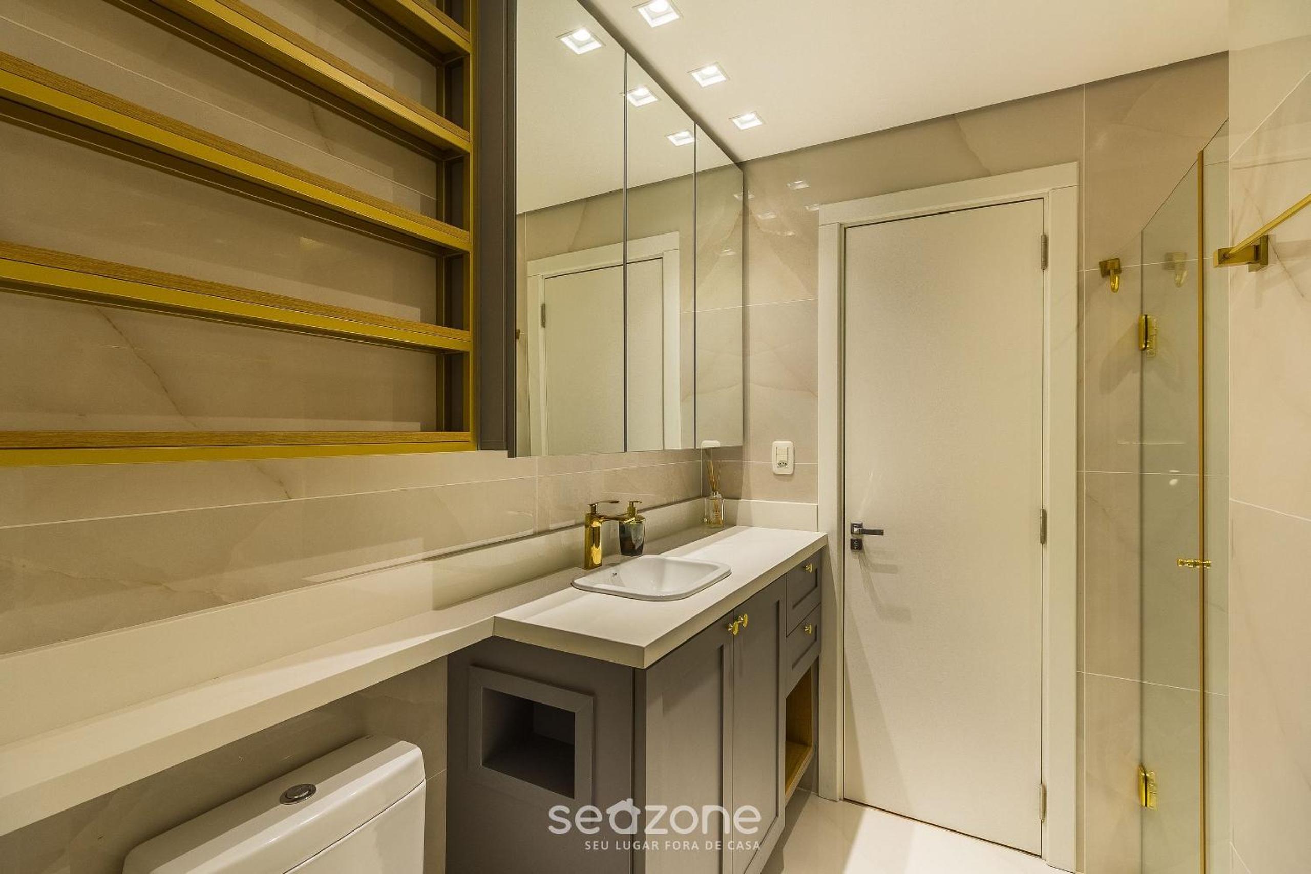 Apartment with 2 Bedrooms and Lake View RLA0201