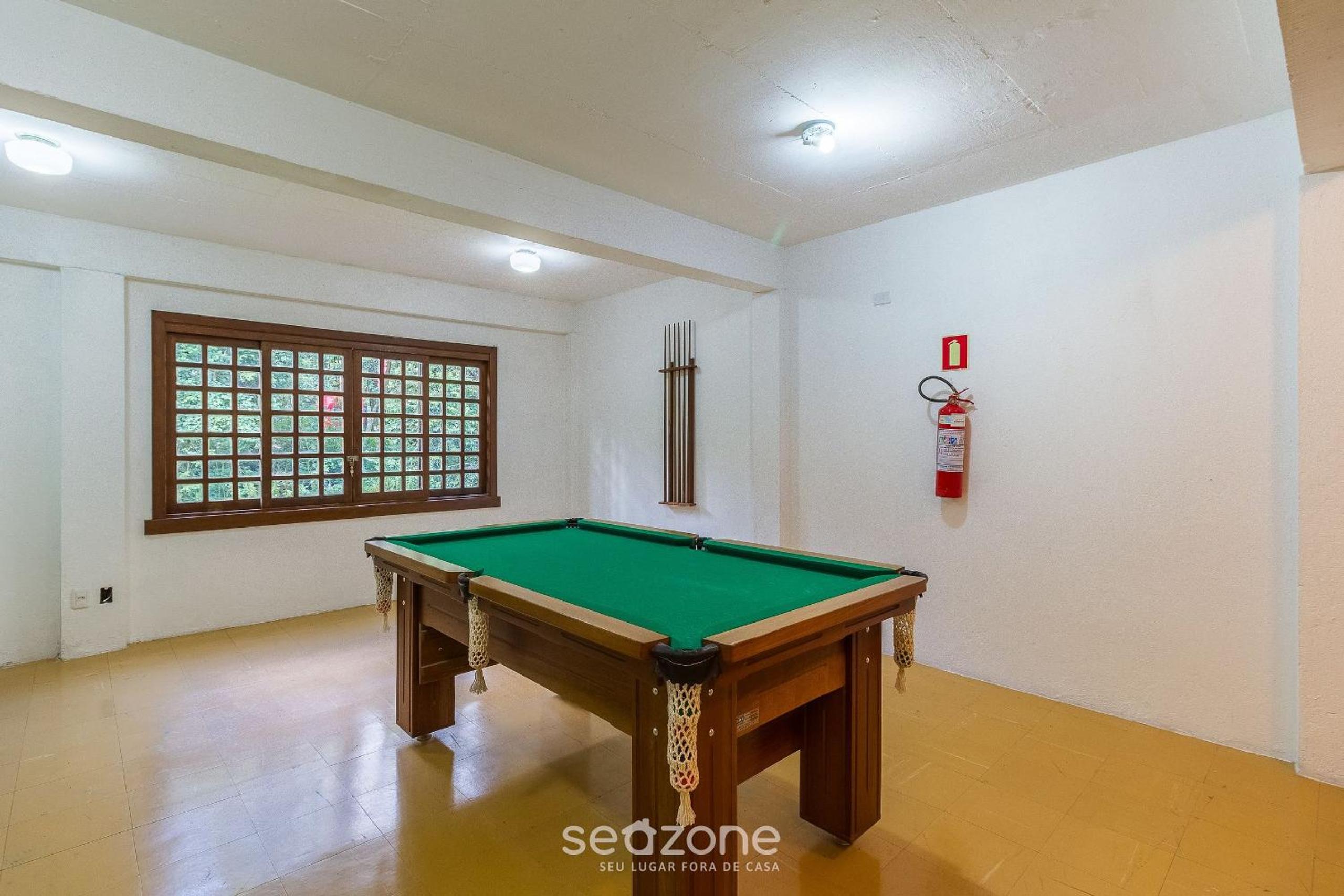 Apartment with 2 Bedrooms and Lake View RLA0201