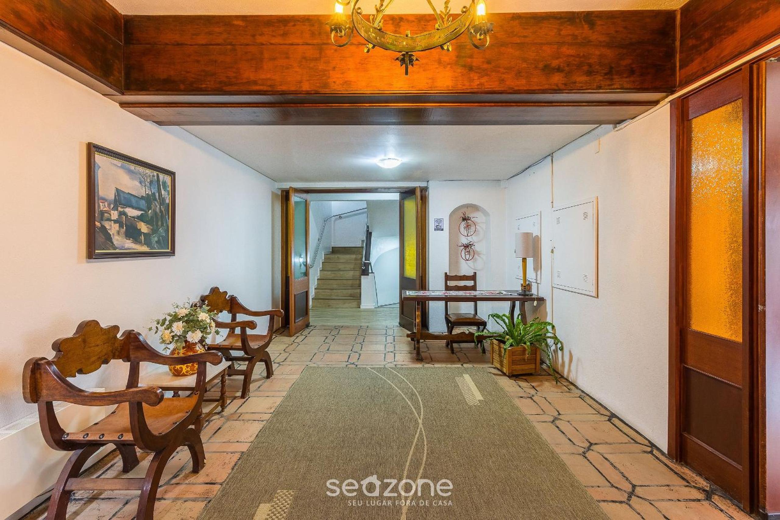Apartment with 2 Bedrooms and Lake View RLA0201