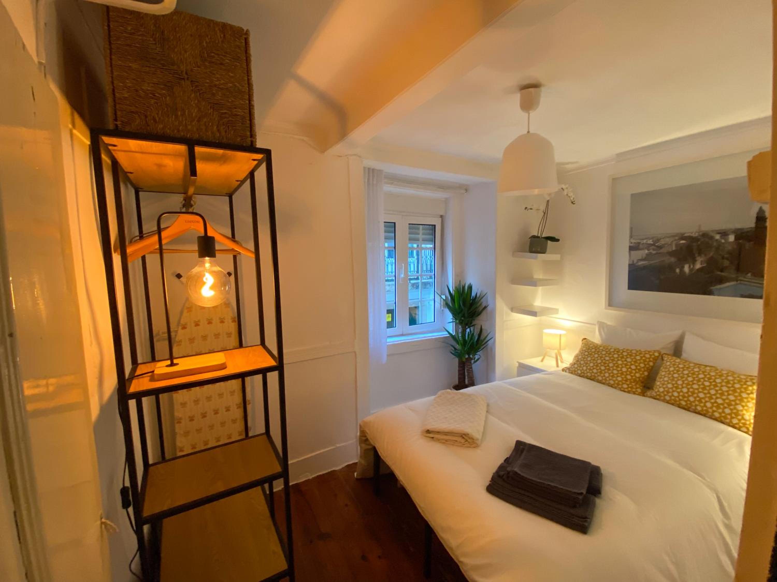 Charming Bairro Alto 2-Bedroom Escape
