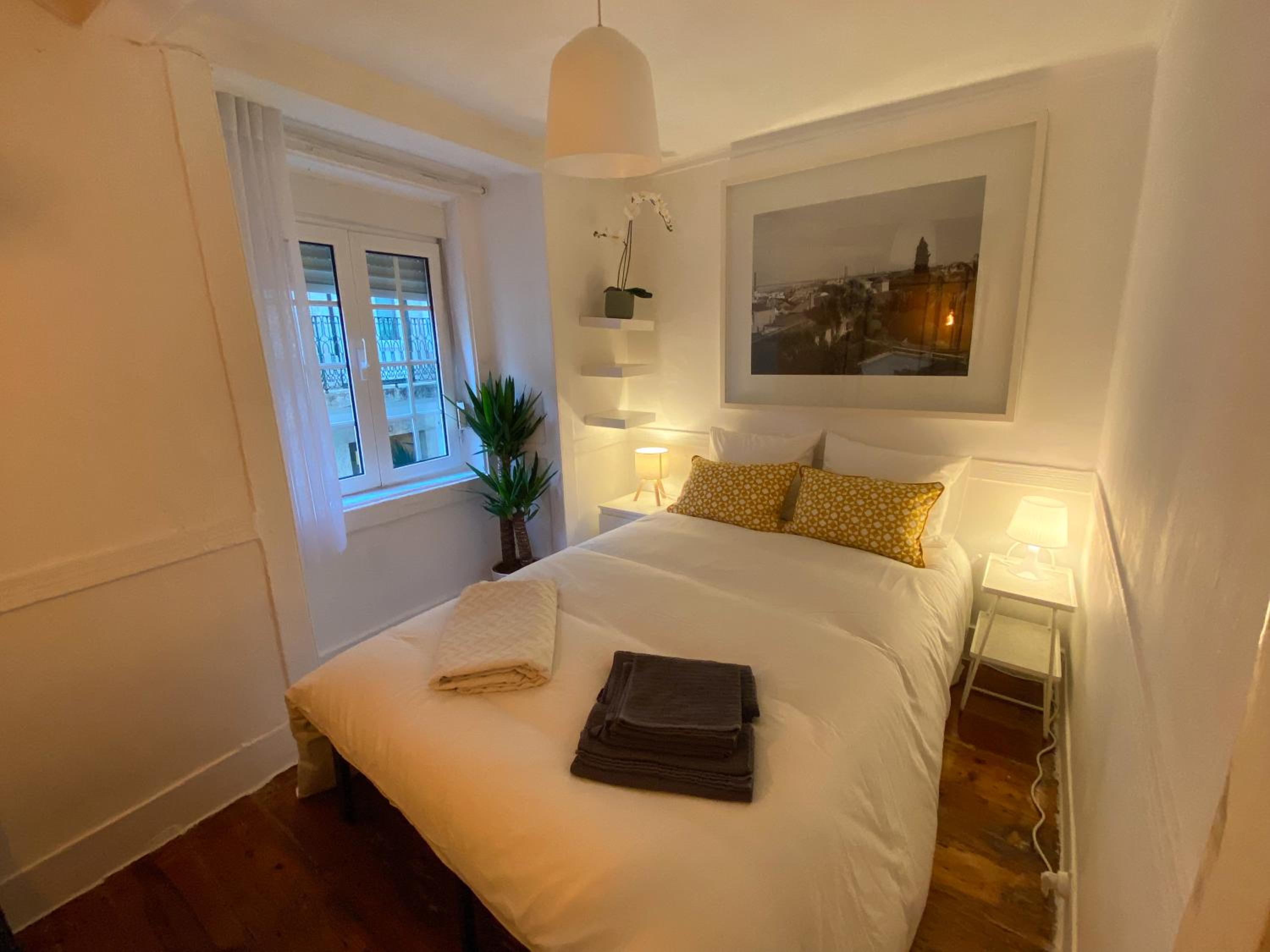 Charming Bairro Alto 2-Bedroom Escape