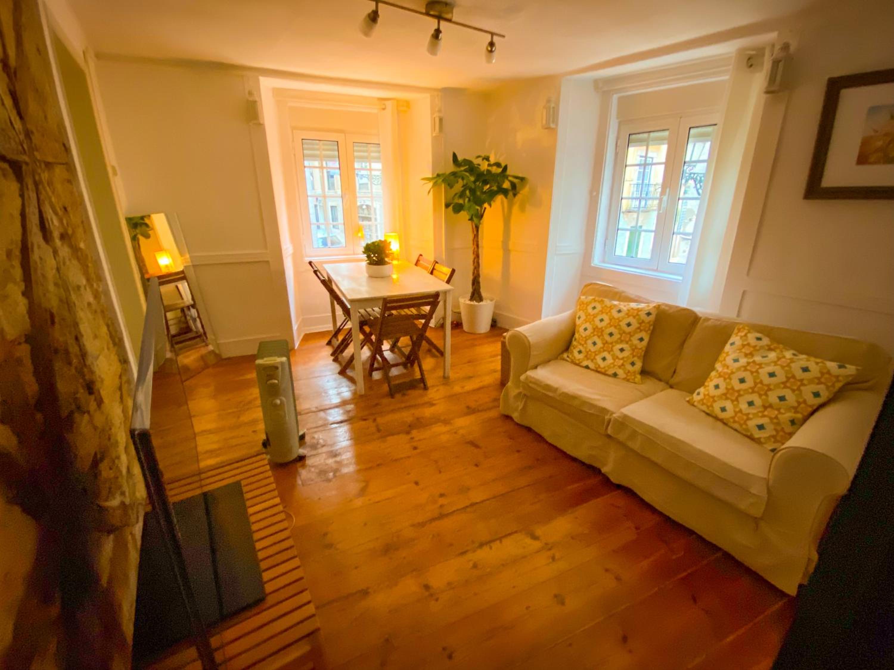 Charming Bairro Alto 2-Bedroom Escape