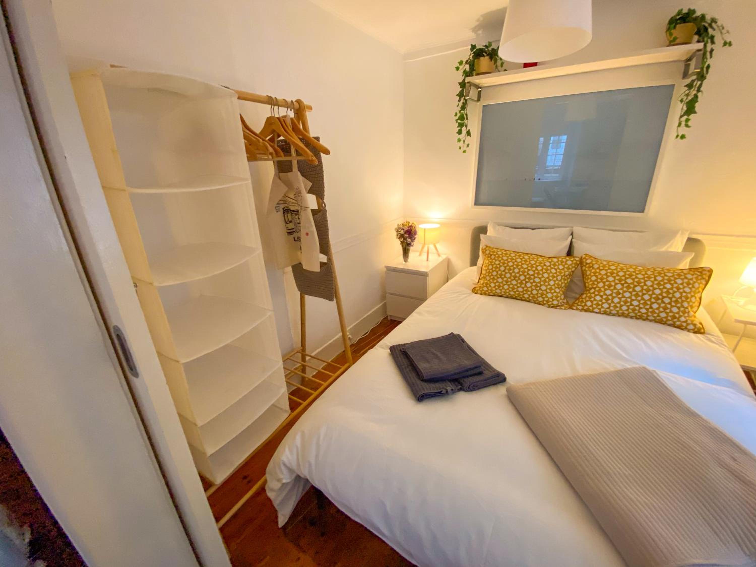 Charming Bairro Alto 2-Bedroom Escape