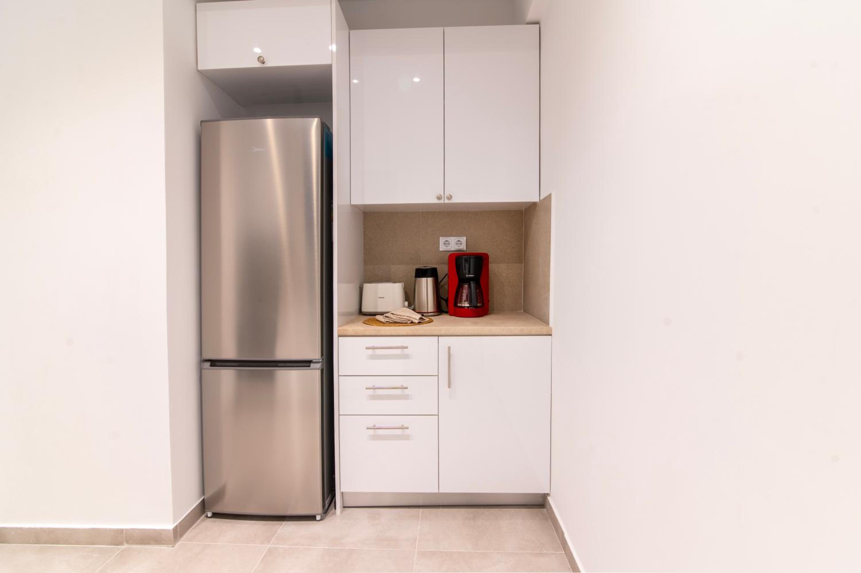 Modern 2-Bedroom Apt in Athens