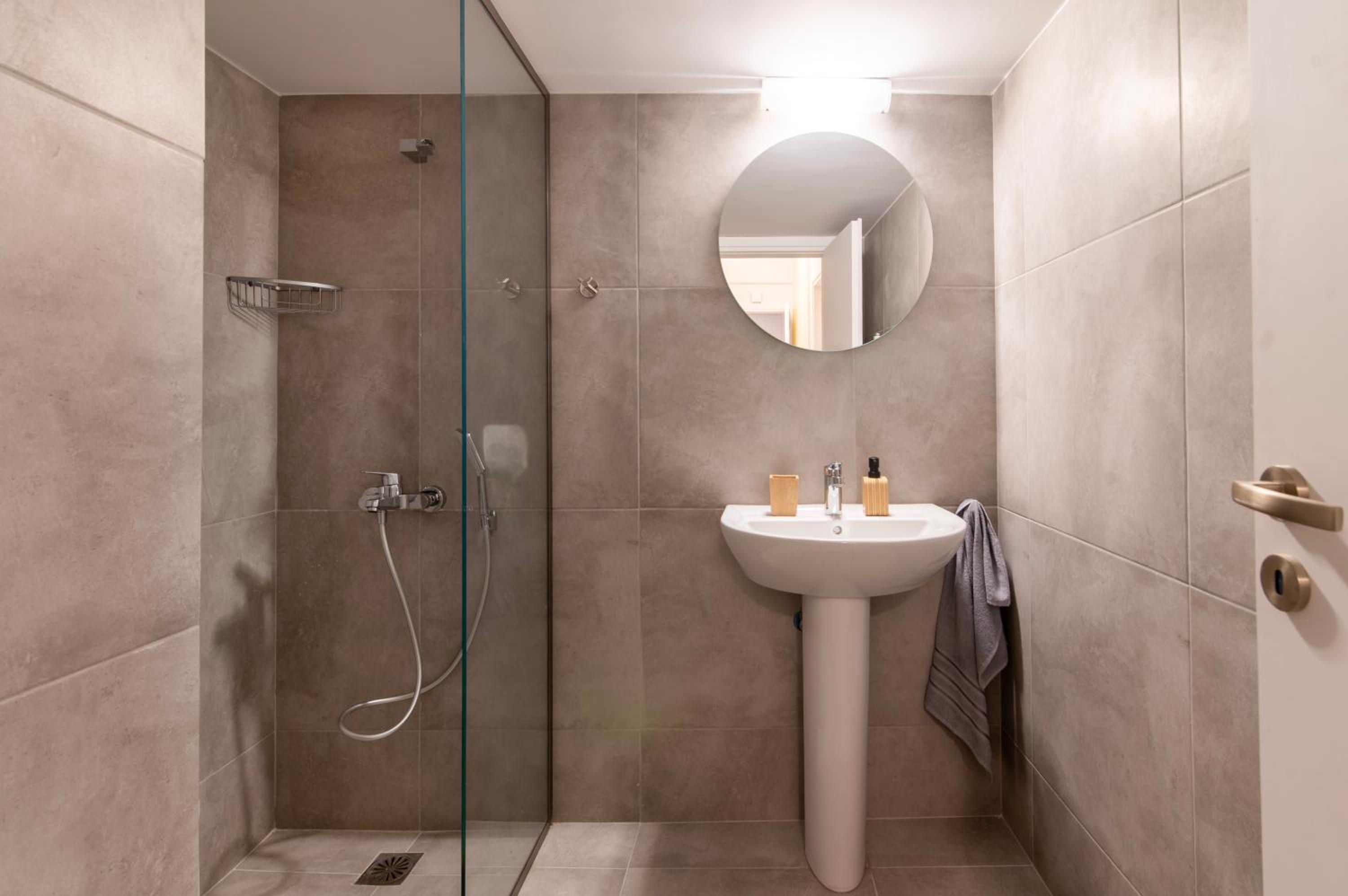 Modern 2-Bedroom Apt in Athens