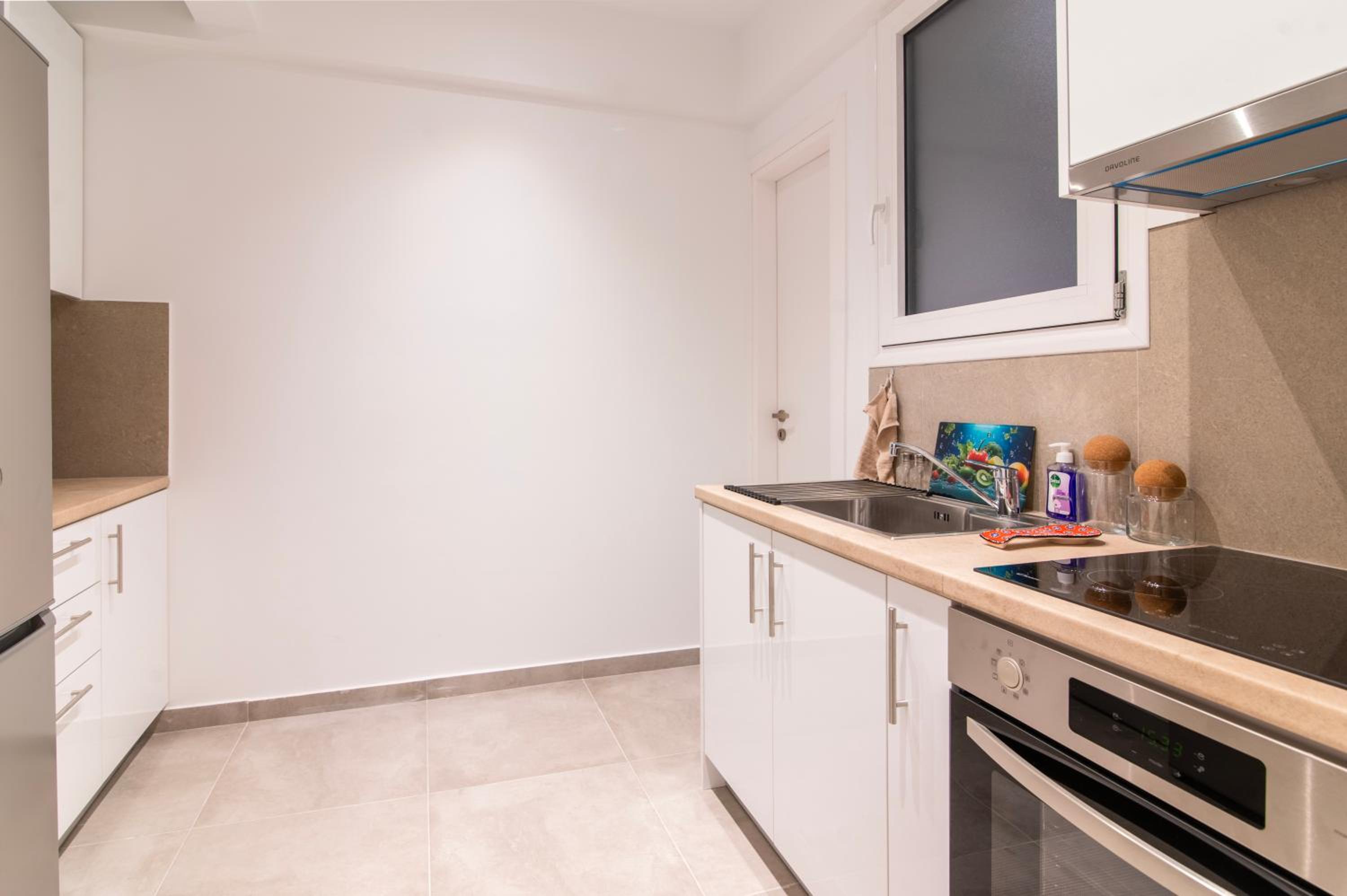 Modern 2-Bedroom Apt in Athens