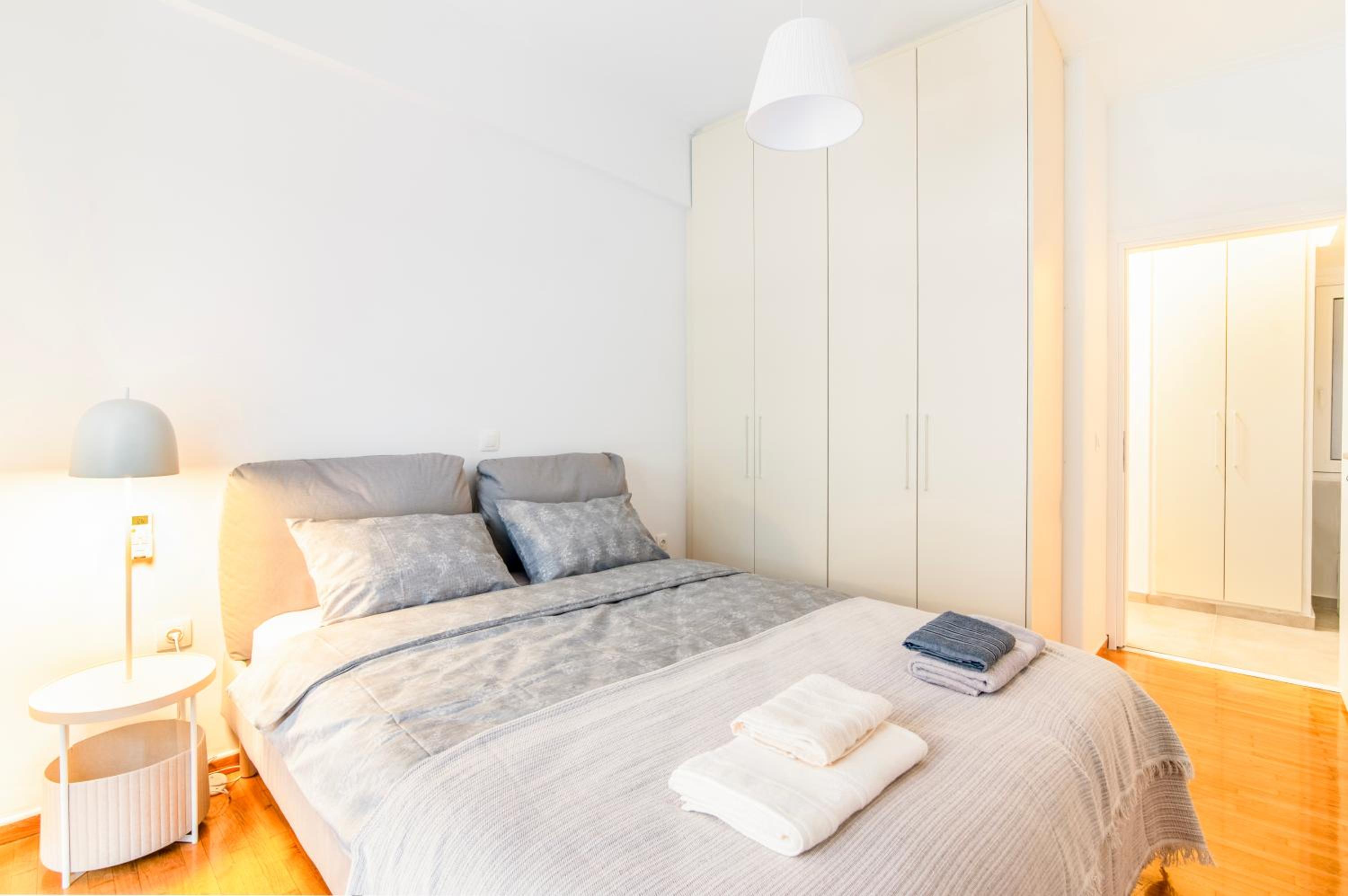Modern 2-Bedroom Apt in Athens
