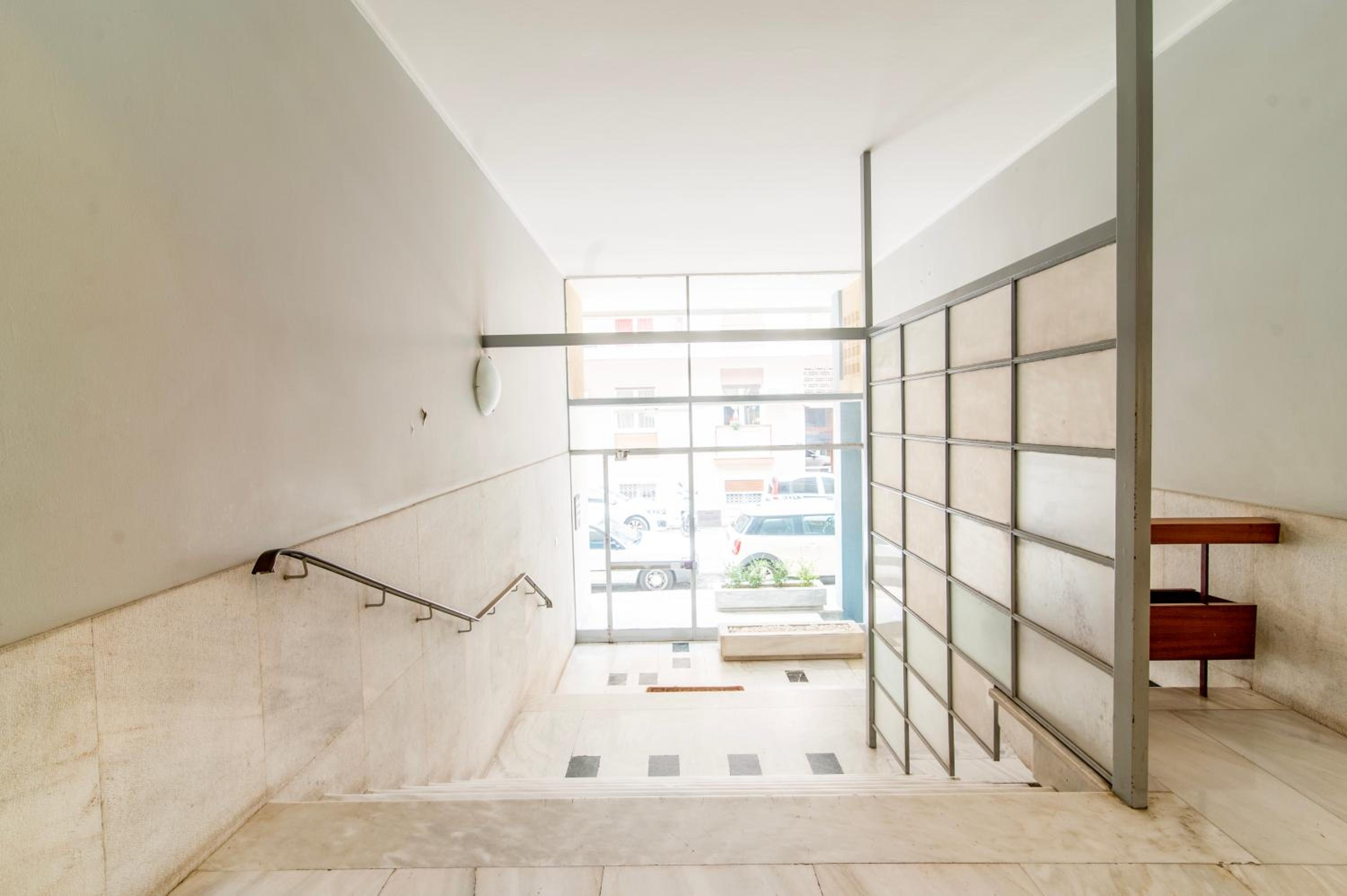 Modern 2-Bedroom Apt in Athens