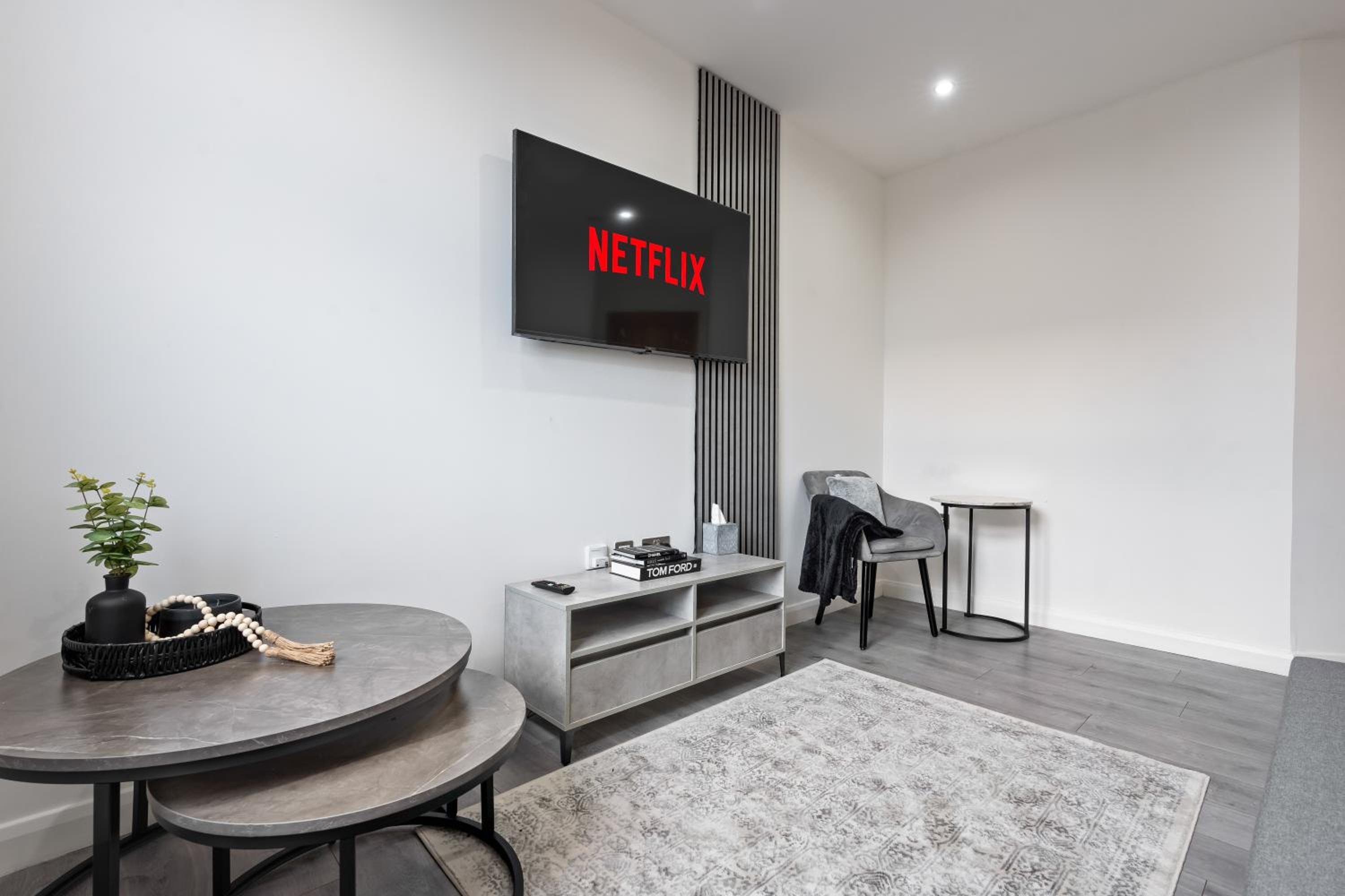 Emerald Luxe Leicester, City Centre Apartment, Sofa Bed, Netflix WiFi, Parking