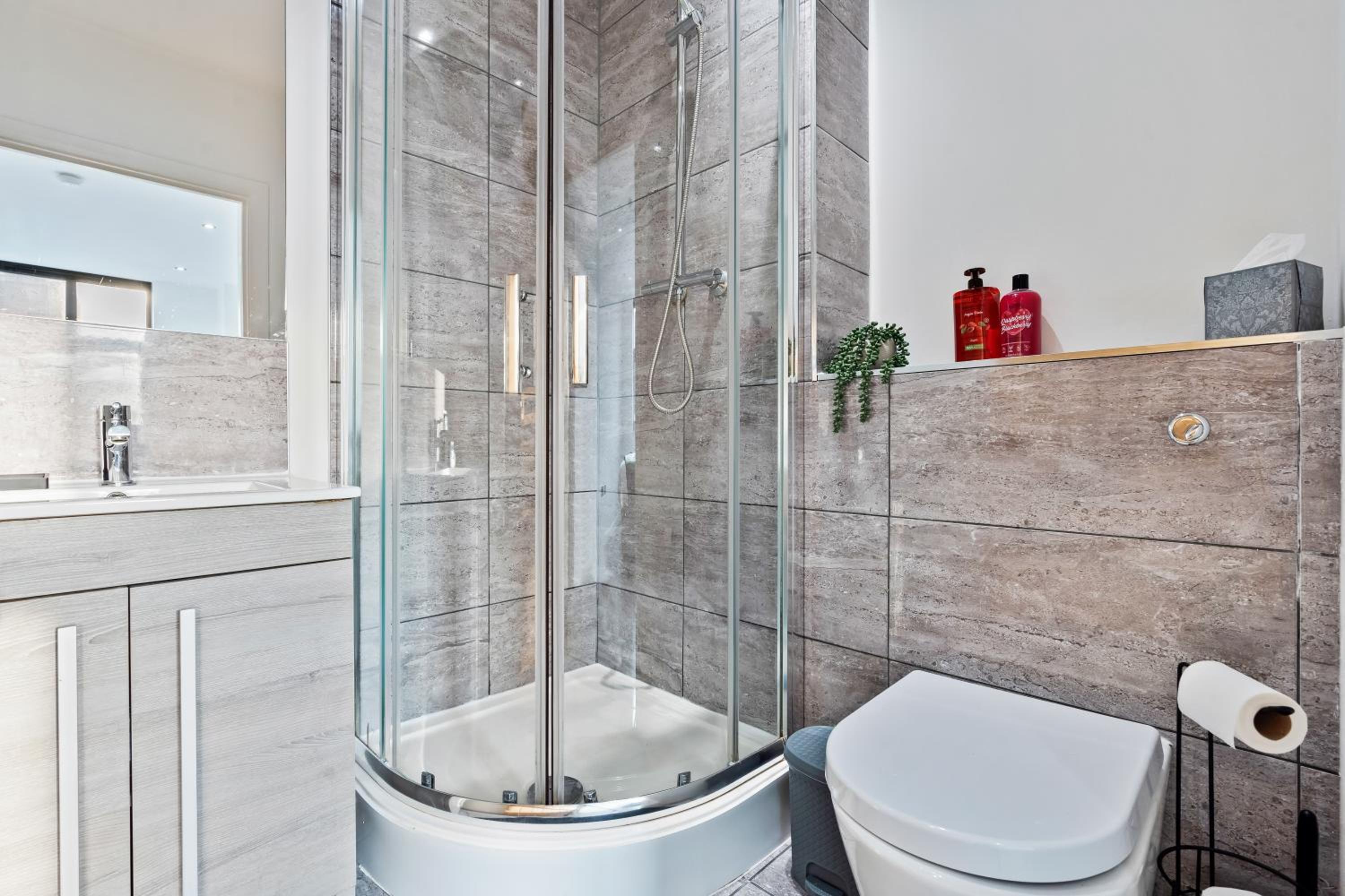 Emerald Luxe Leicester, City Centre Apartment, Sofa Bed, Netflix WiFi, Parking