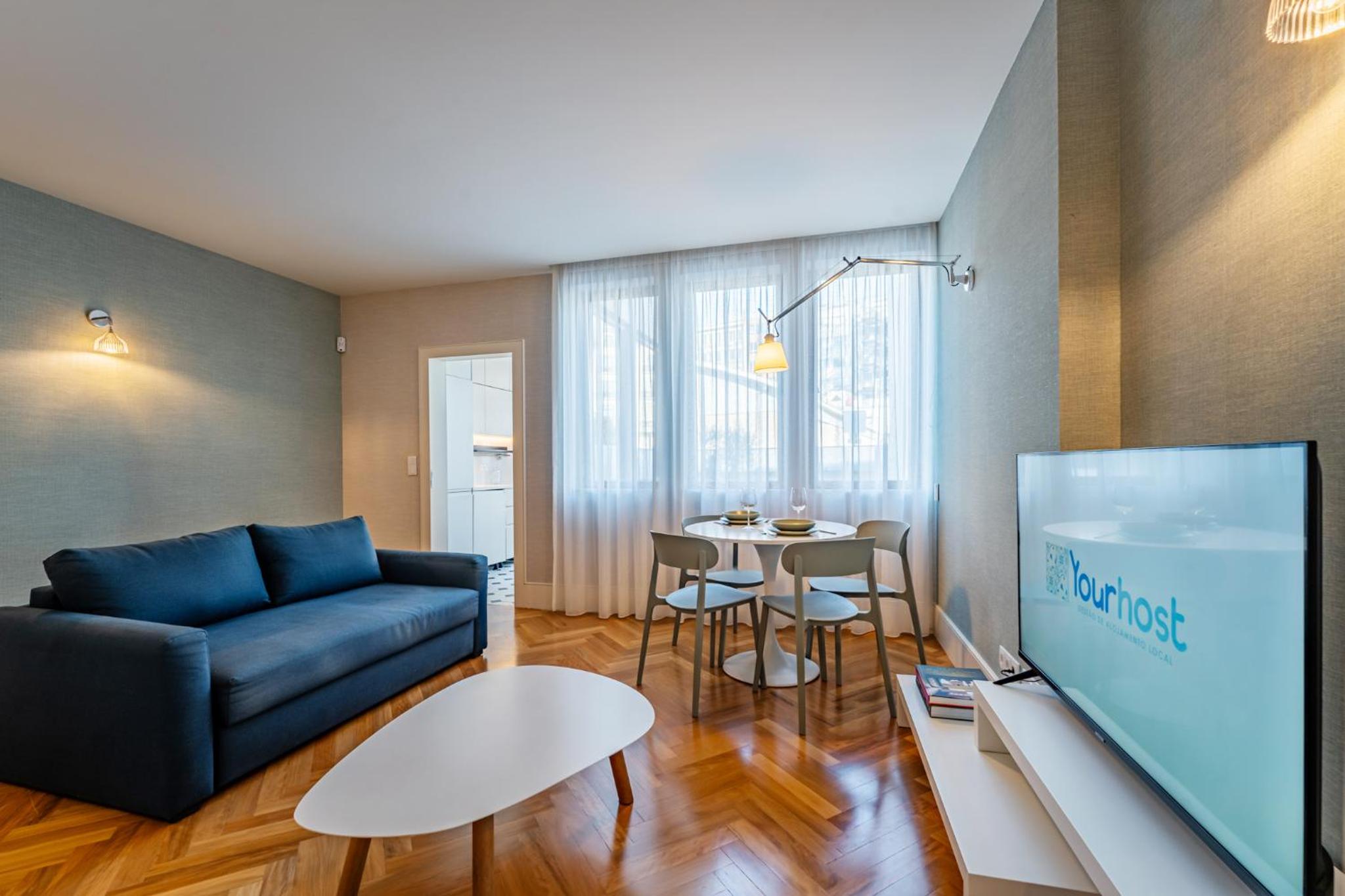 Intimate Apartment Downtown With Terrace - D