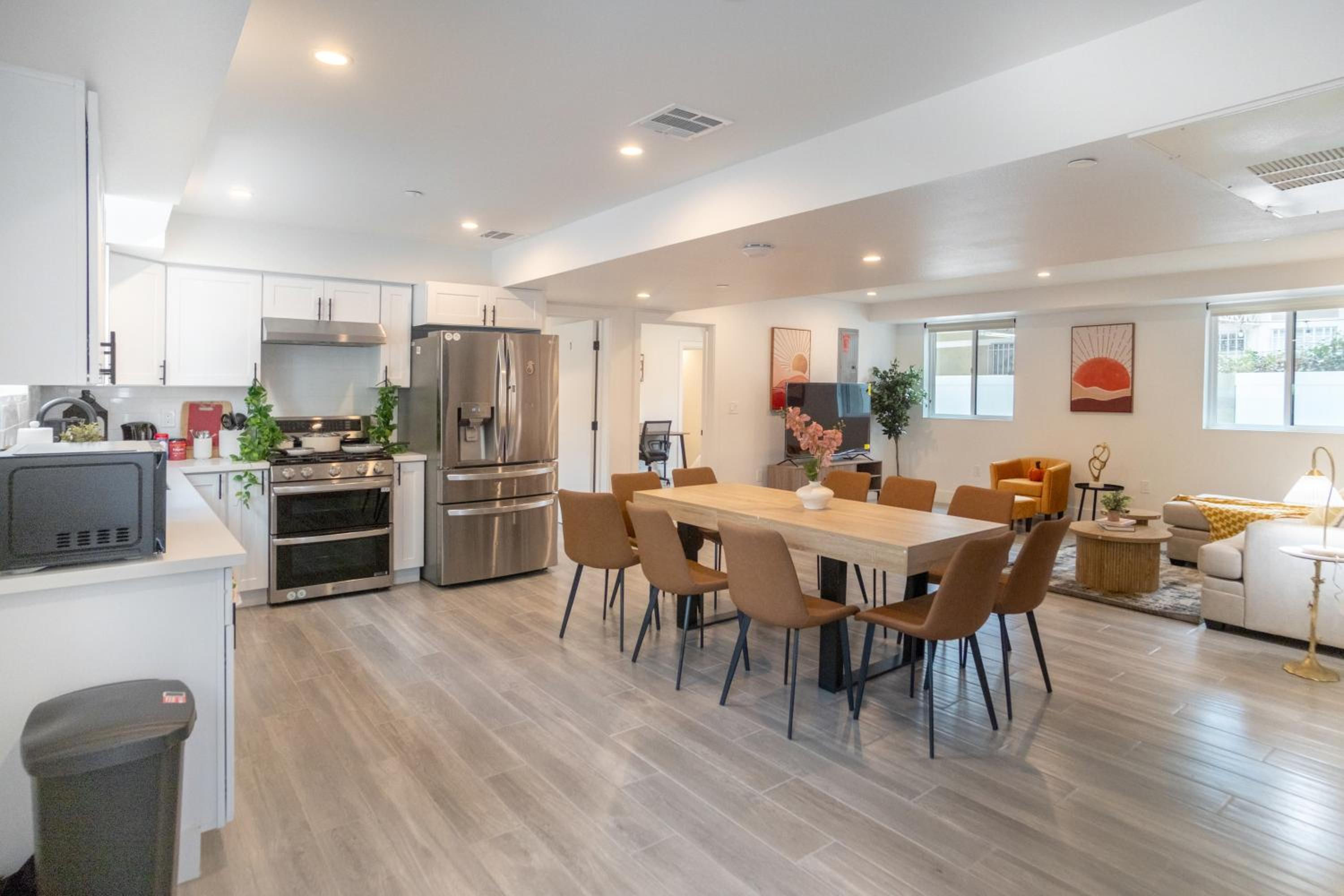 Cozy Urban Retreat near Downtown LA & USC - Private room with shared Living room and kitchen