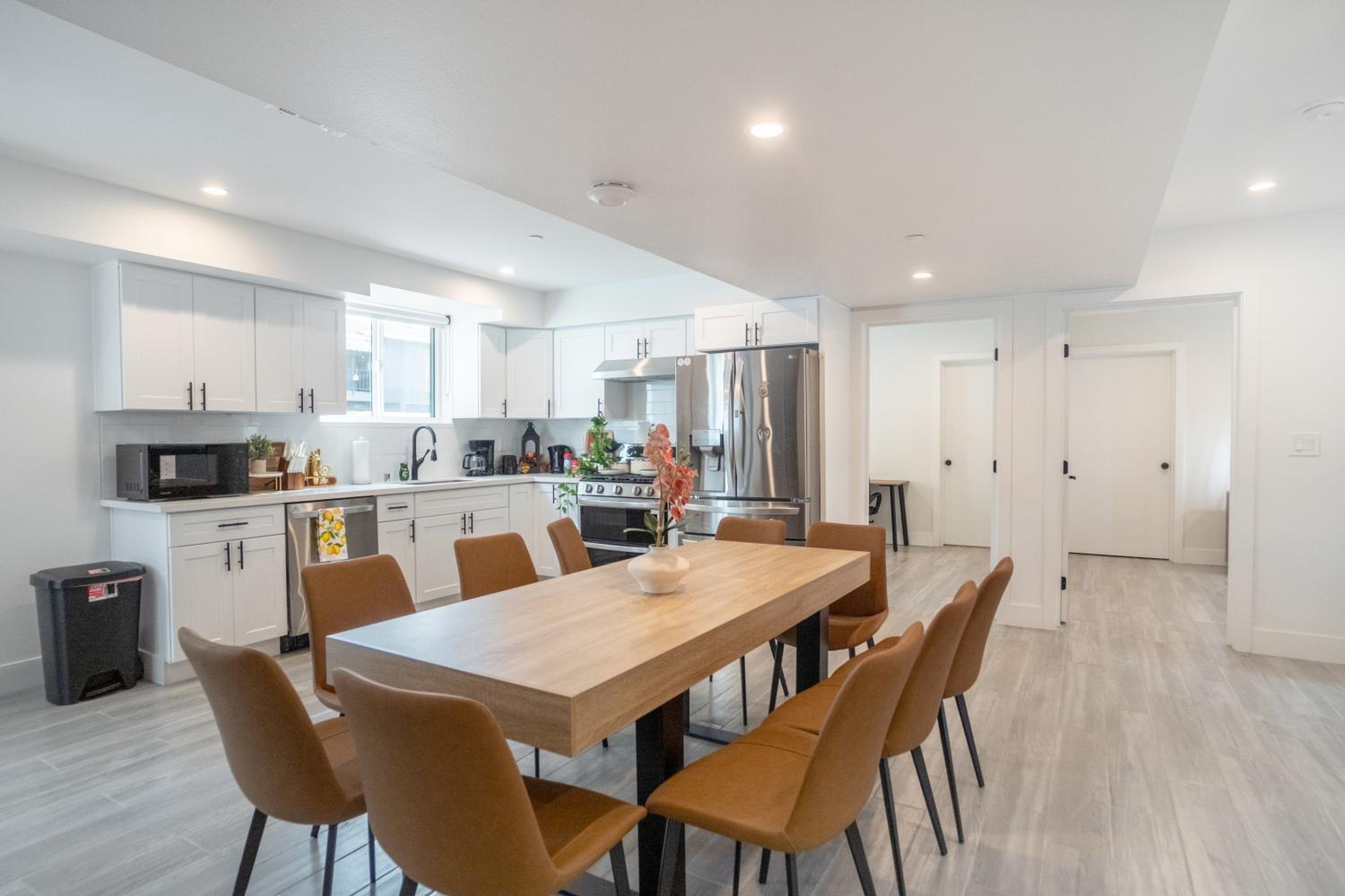 Cozy Urban Retreat near Downtown LA & USC - Private room with shared Living room and kitchen