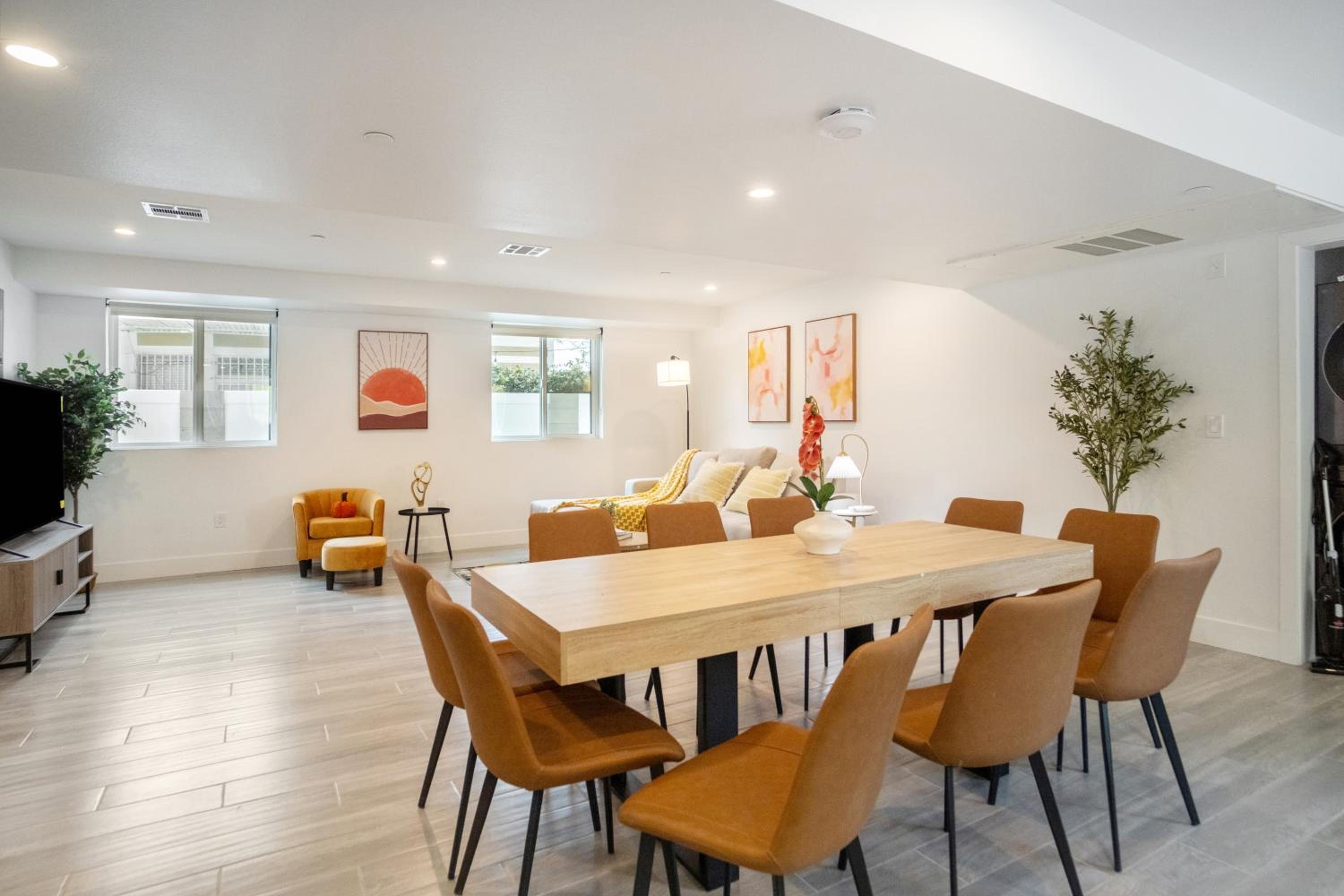 Cozy Urban Retreat near Downtown LA & USC - Private room with shared Living room and kitchen