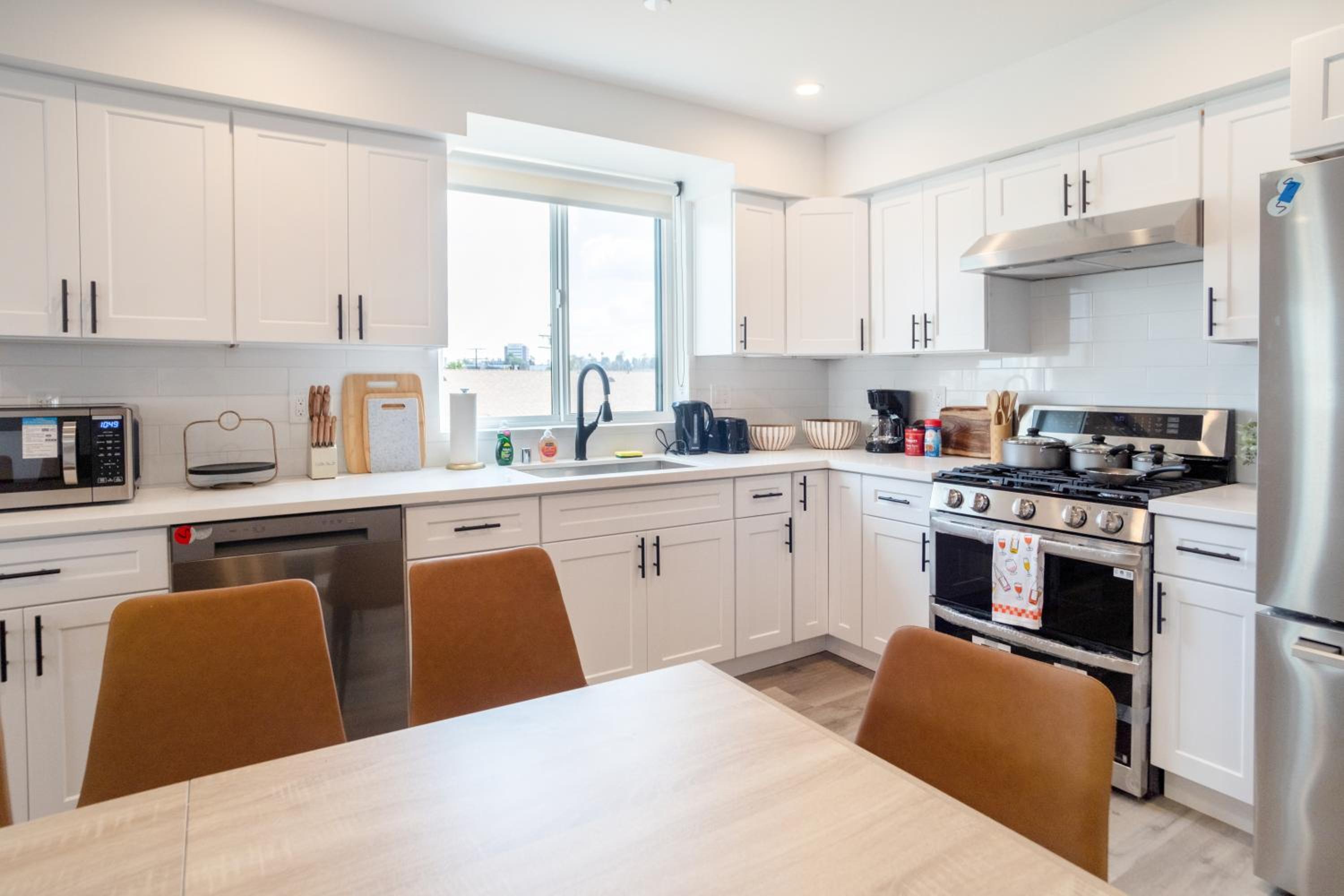 Urban Oasis in the Heart of LA Near USC & Major Attractions