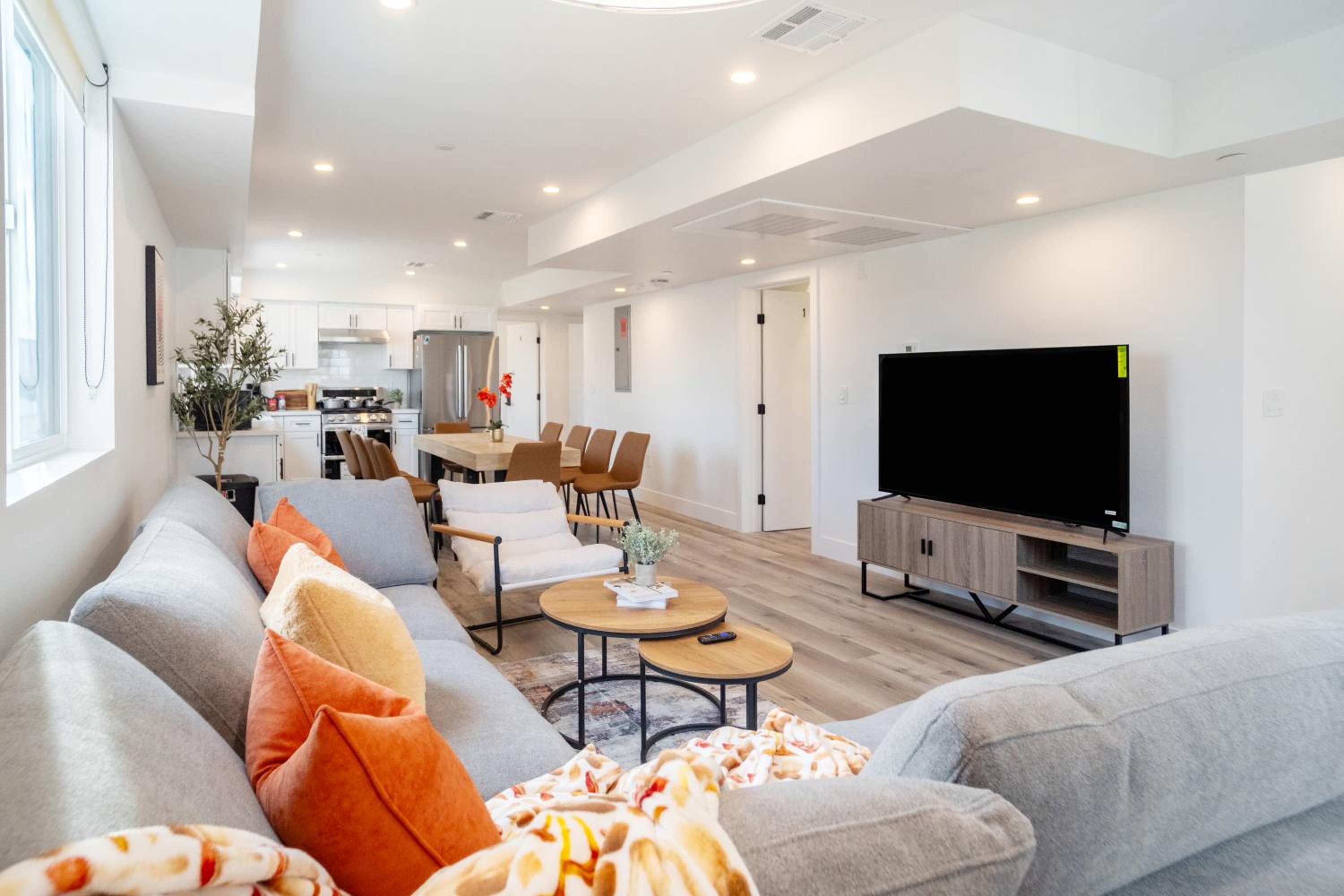 Urban Oasis in the Heart of LA Near USC & Major Attractions
