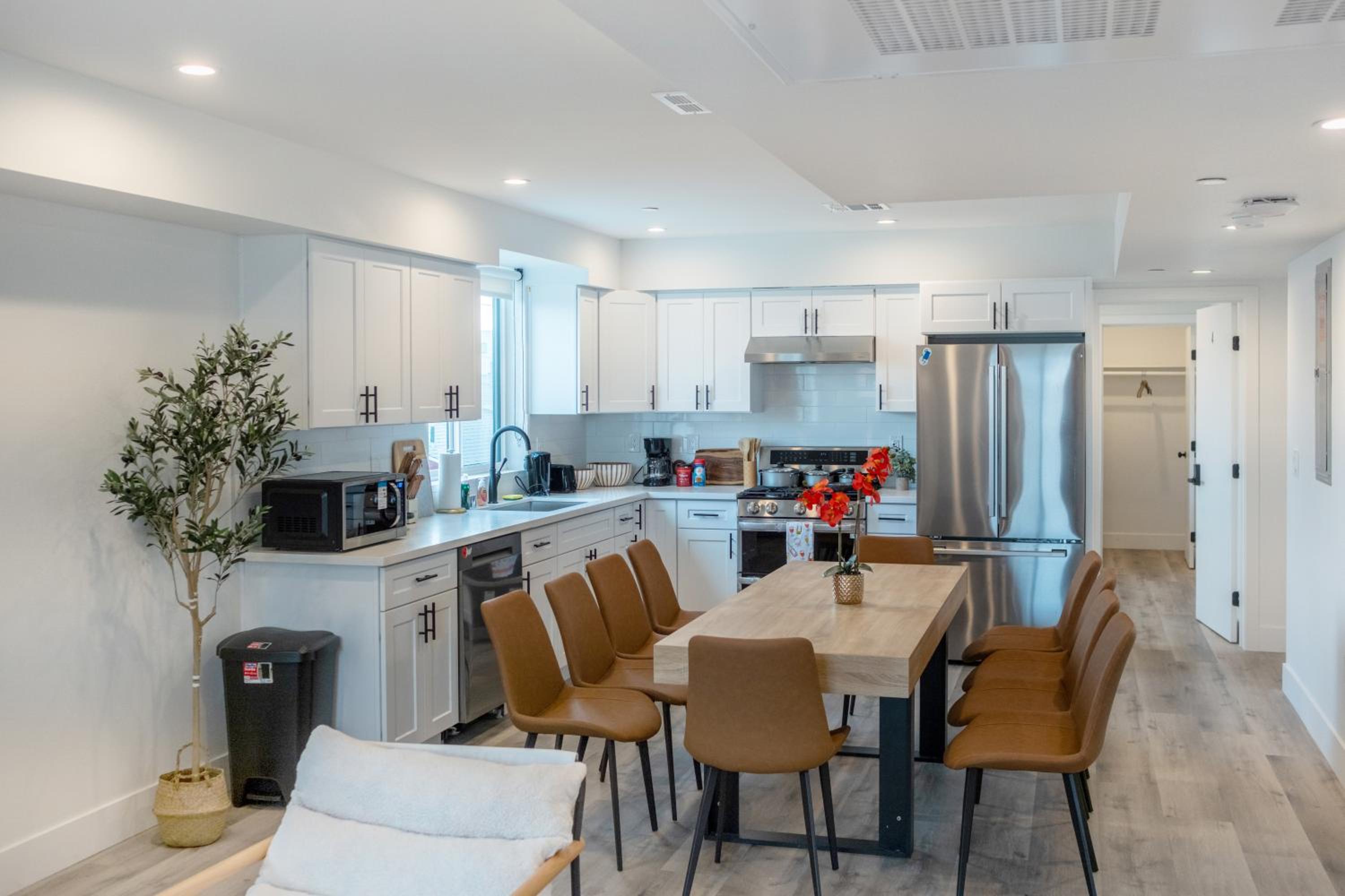 Urban Oasis in the Heart of LA Near USC & Major Attractions
