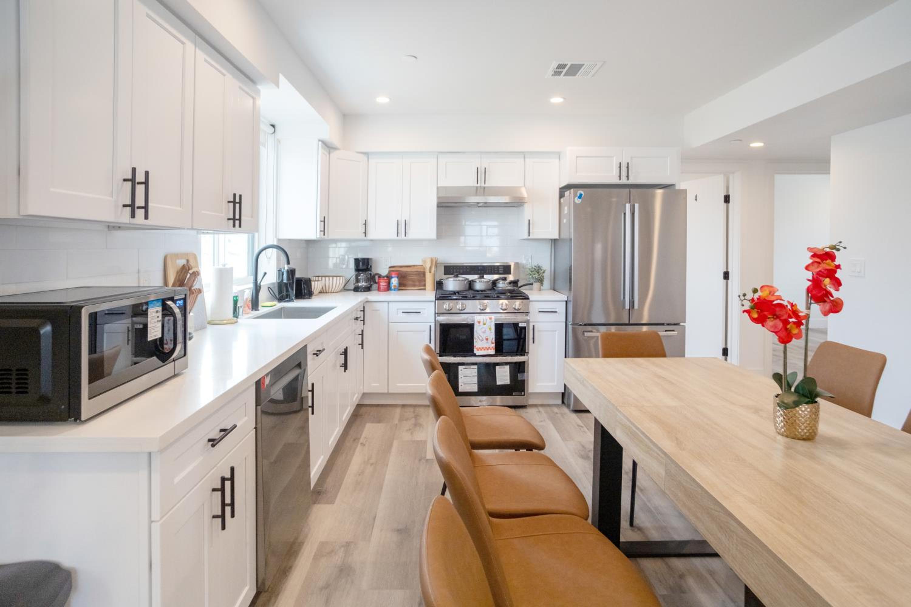 Urban Oasis in the Heart of LA Near USC & Major Attractions