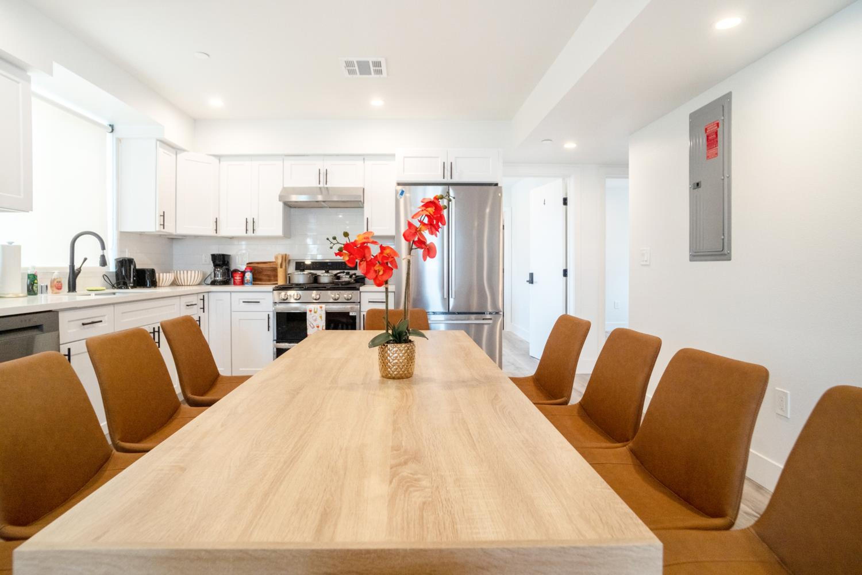Urban Oasis in the Heart of LA Near USC & Major Attractions