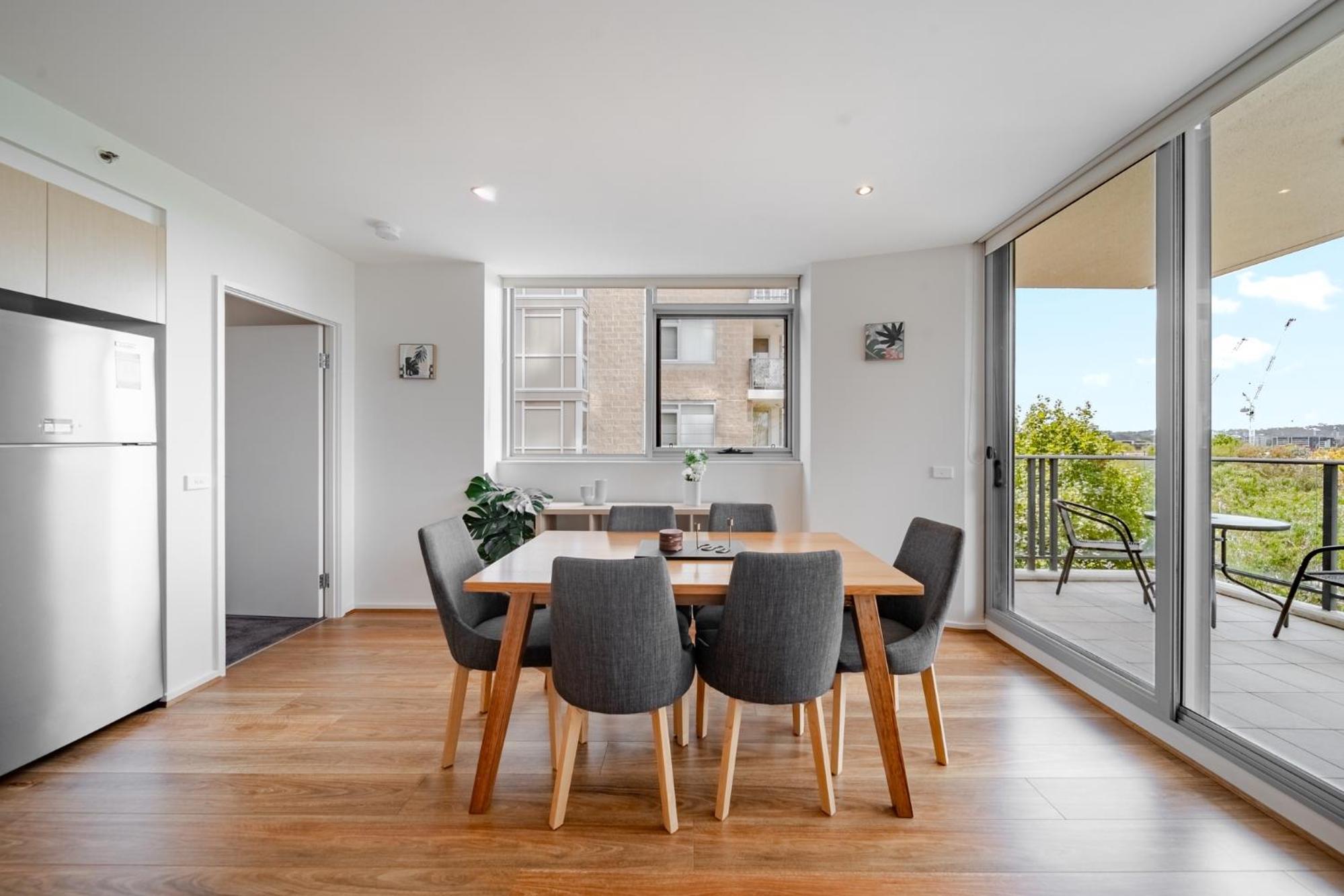Stylish 1-Bed Flat with Pool BBQ & Sauna Access