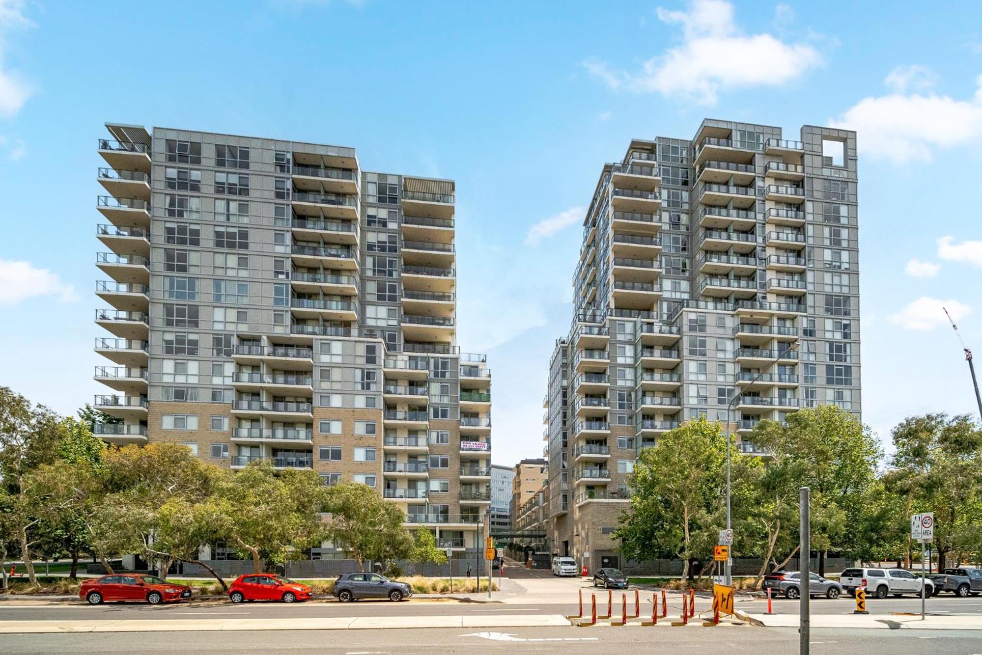 Stylish 1-Bed Flat with Pool BBQ & Sauna Access